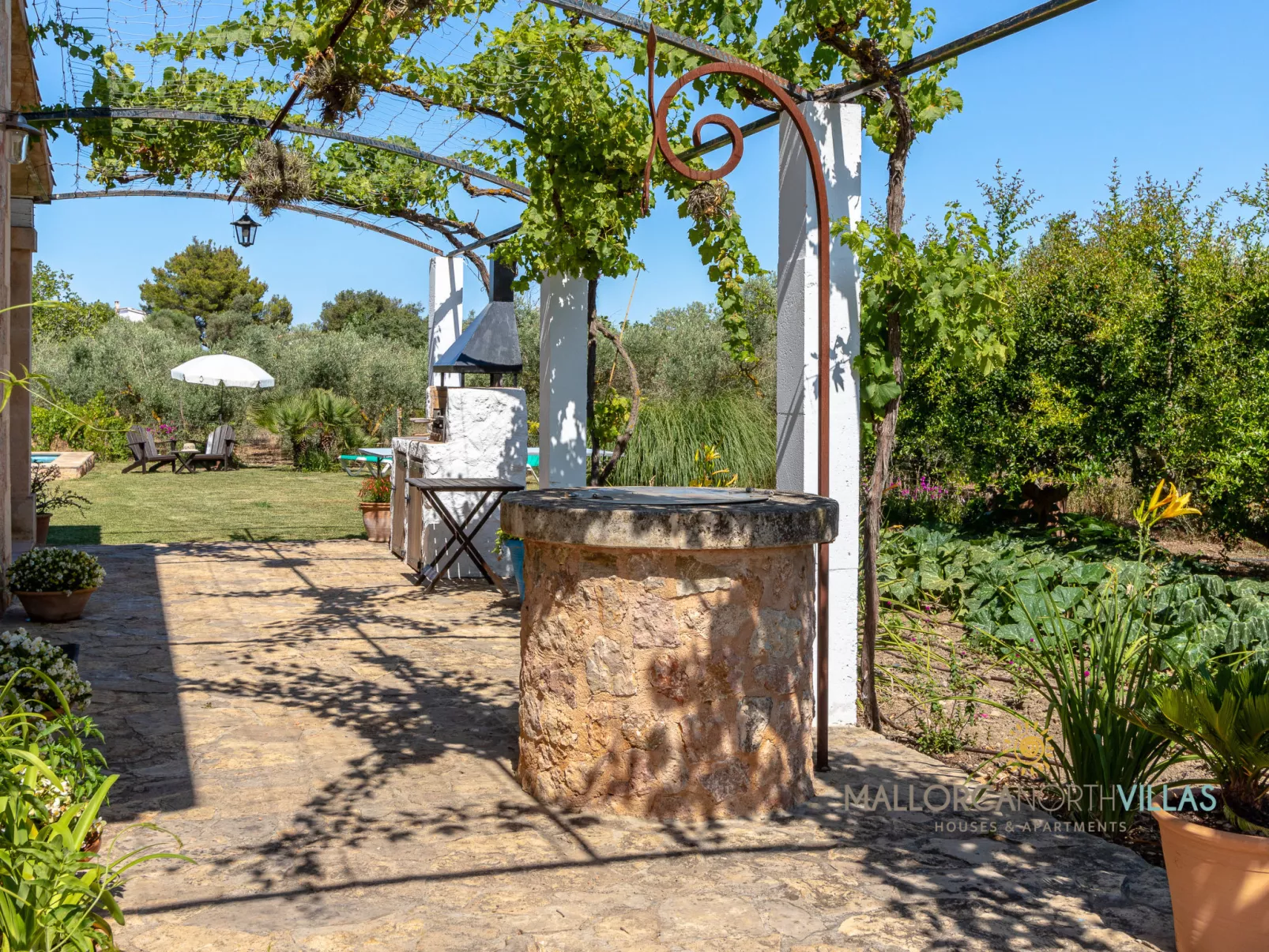 Cal Mercader Gran Villa con Piscina y Jardín - Buiten