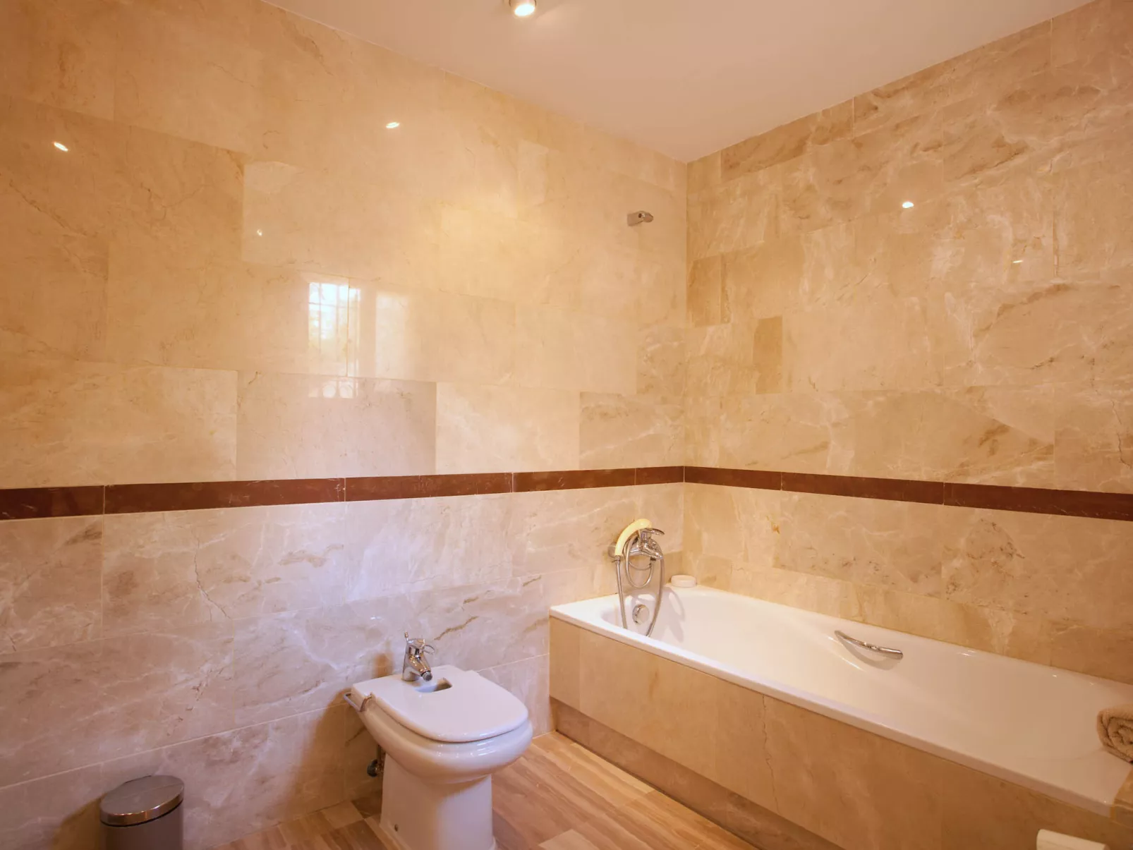 Hacienda Elviria - Binnen