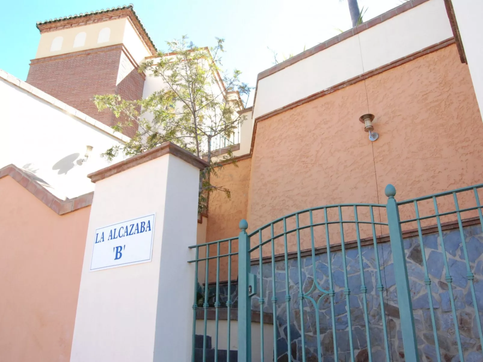 Tamango Hill Alcazaba B by Casasol - Buiten