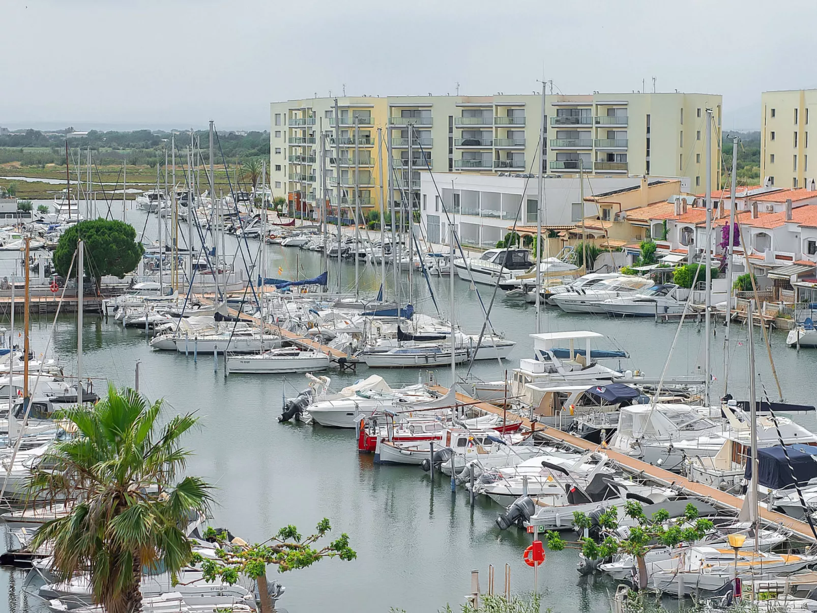 WELCS APARTAMENTO 254 EMP con vista al canal - Buiten