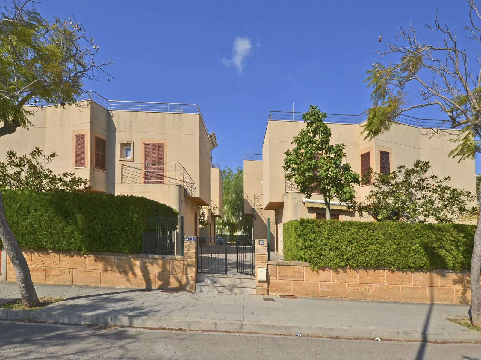 Amparo Luca - Buiten