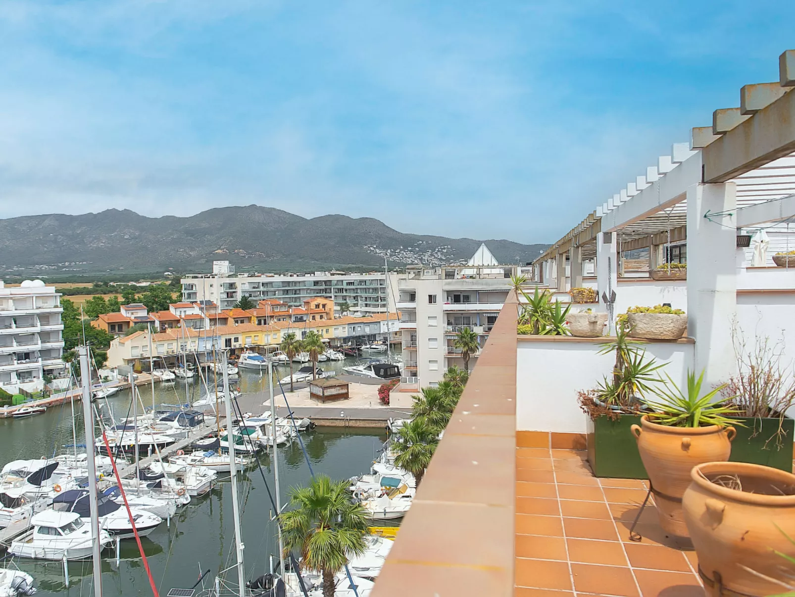 WELCS APARTAMENTO 254 EMP con vista al canal - Buiten