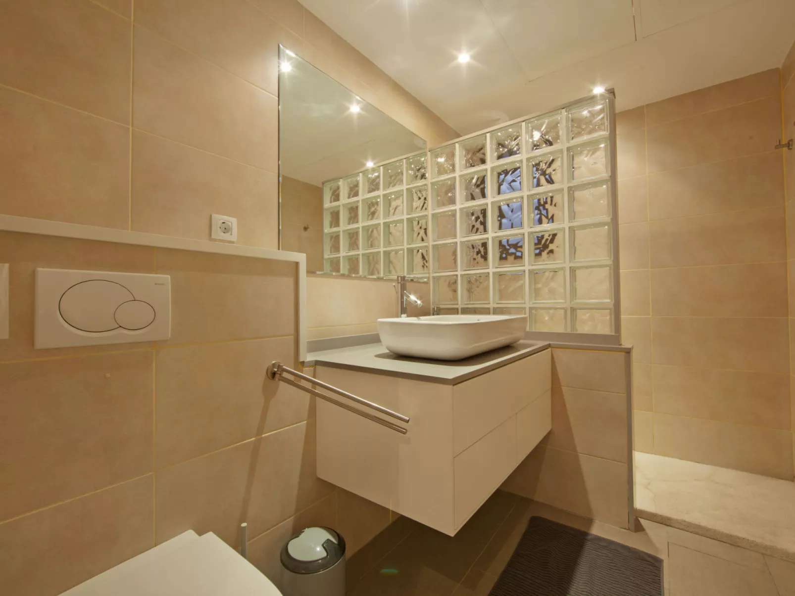 Modern Villa close to Costabella beach - Binnen