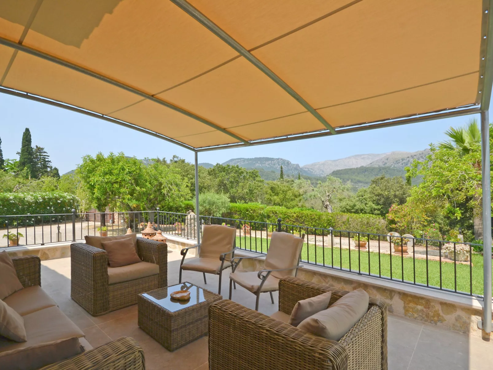 Ca na rossa - Binnen