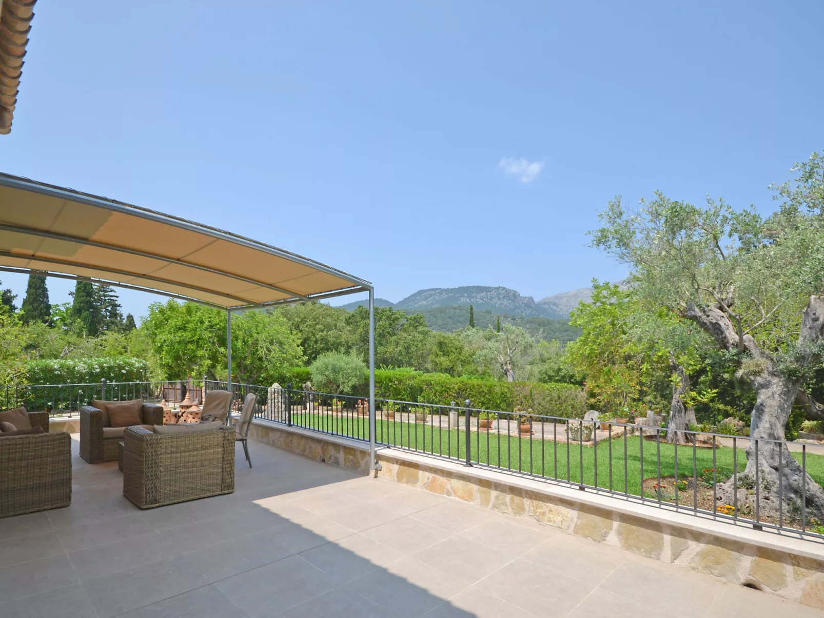 Ca na rossa - Binnen