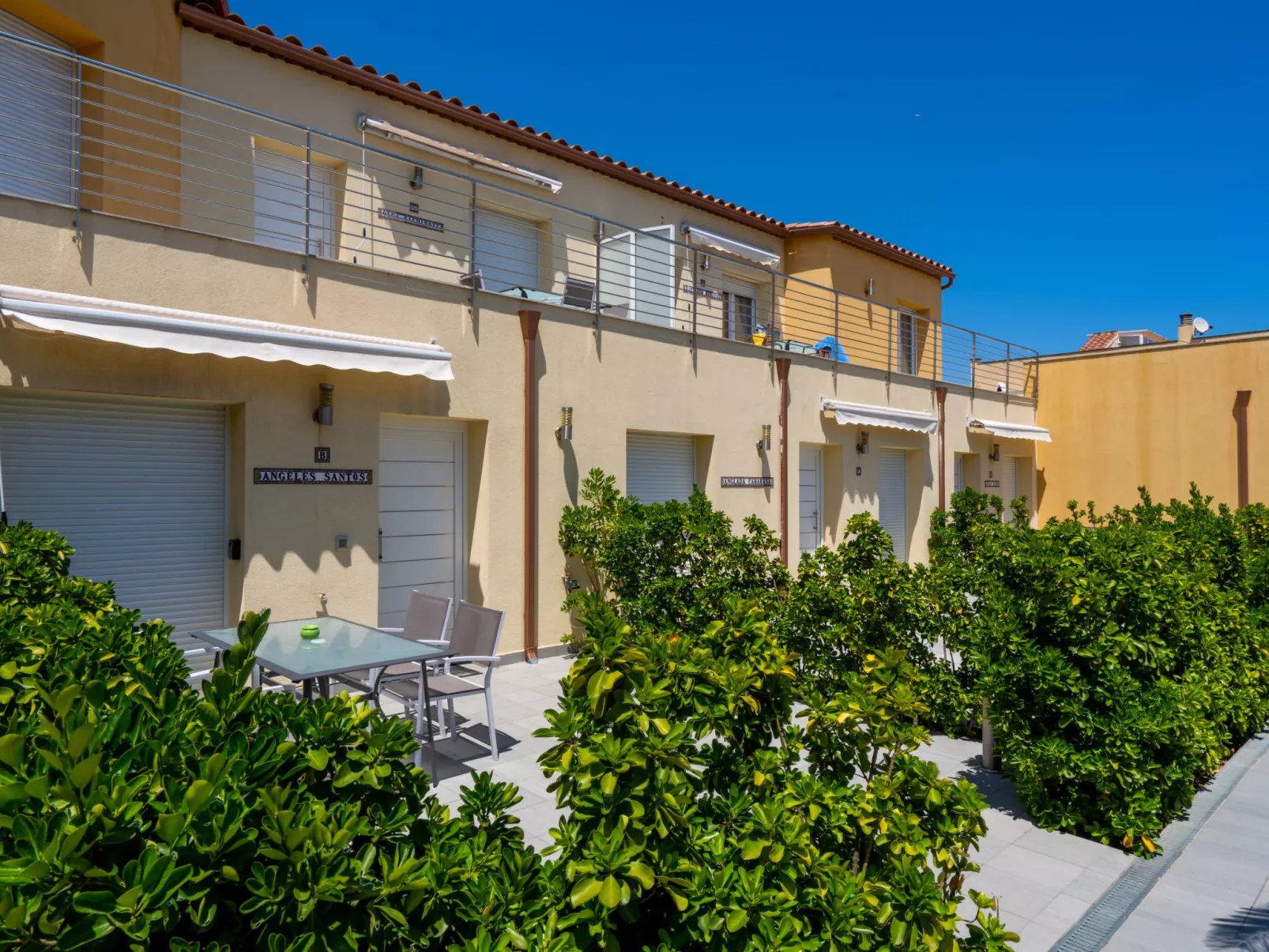 La Vida Sin Limites I EMP - Buiten