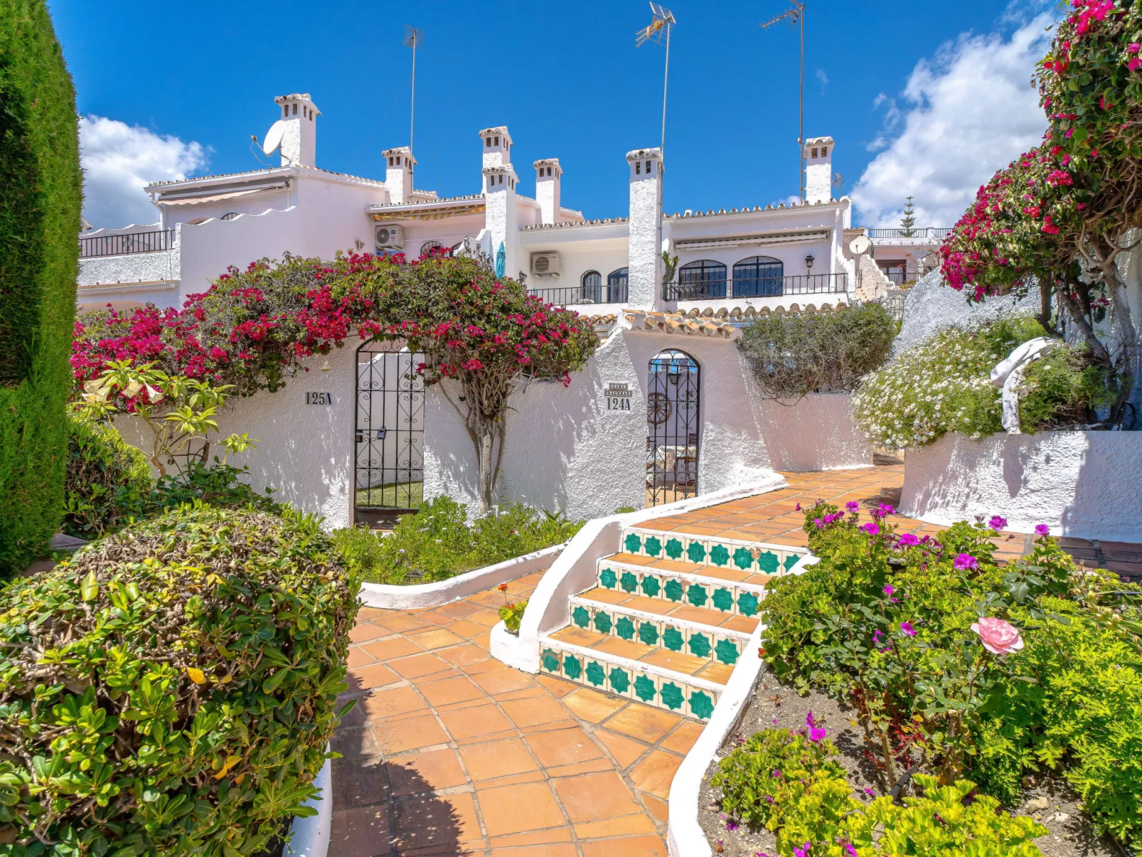 Capistrano Village Garden by Casasol - Buiten