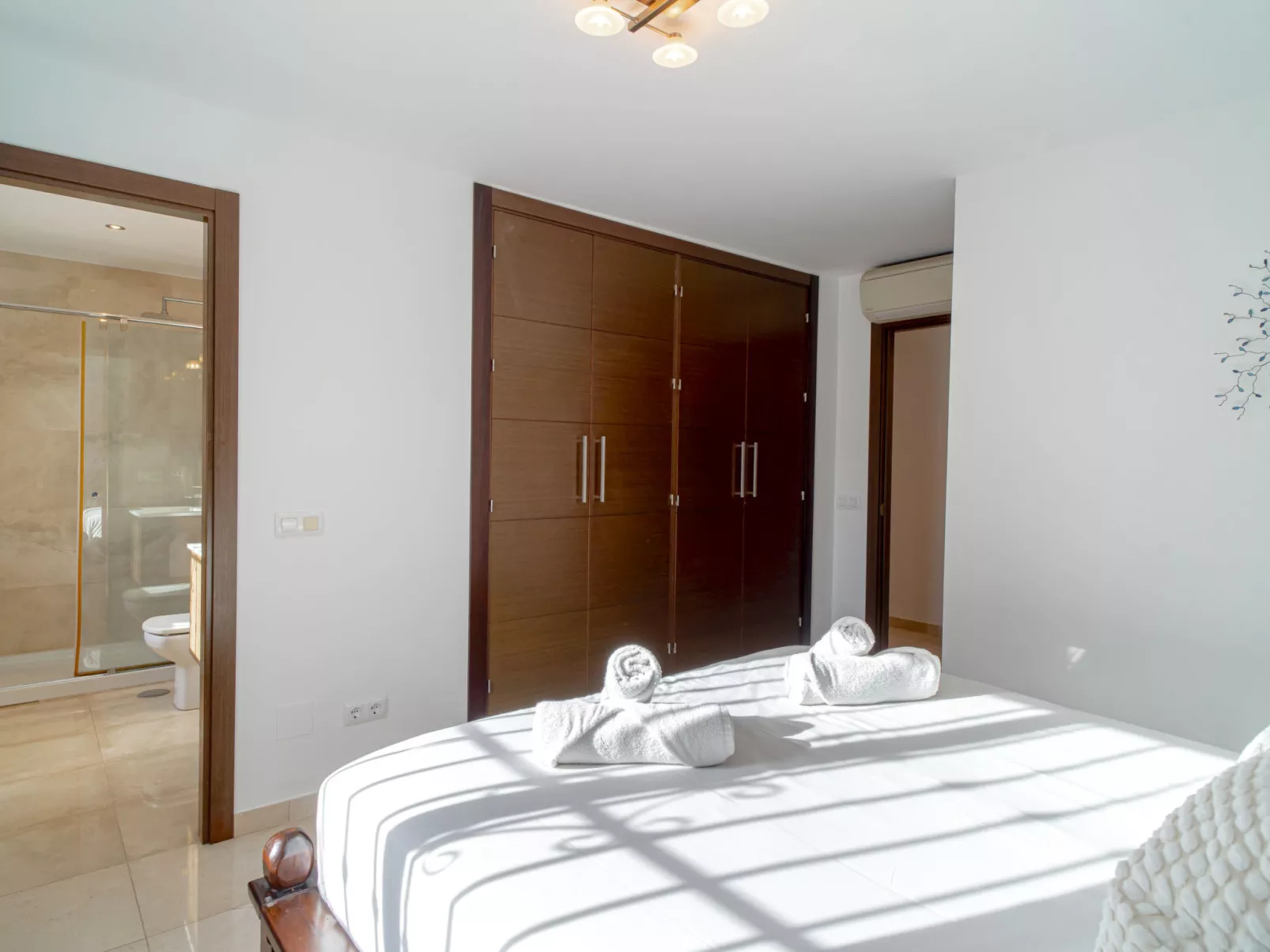 Villa Grande Luxe Private Pool by Casasol - Binnen