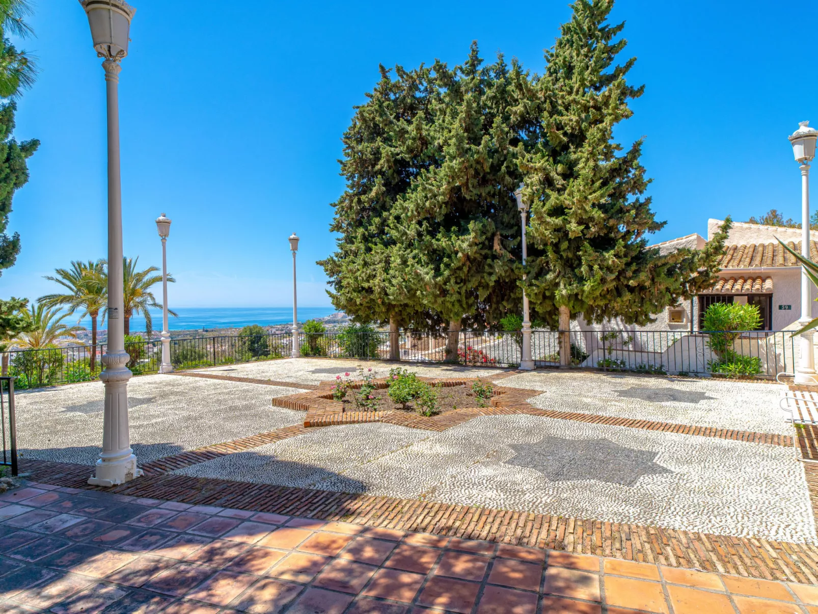 Hibiscos Seaview Terrace by Casasol - Buiten