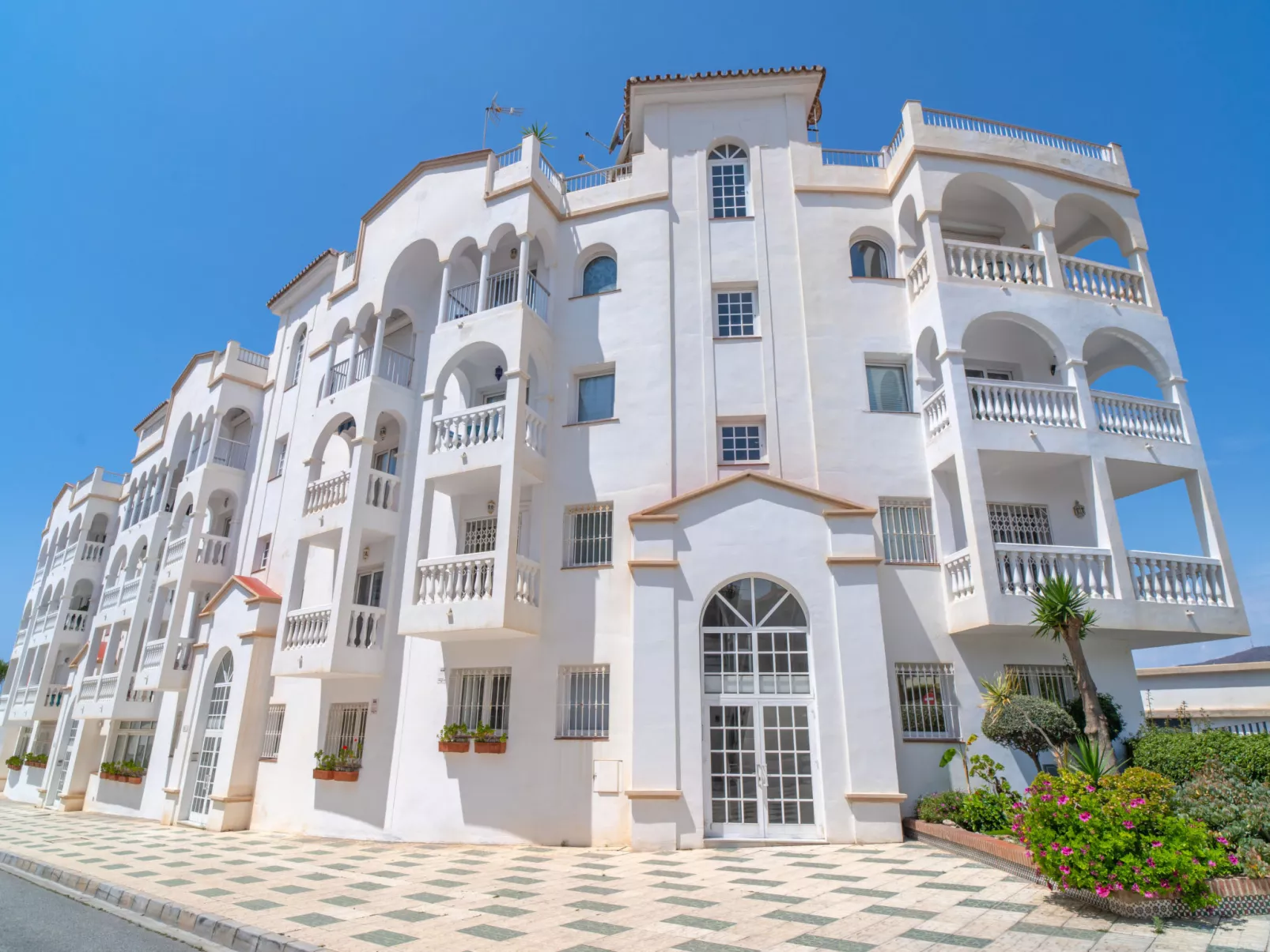 Stella Maris Beachfront 1J by Casasol - Buiten