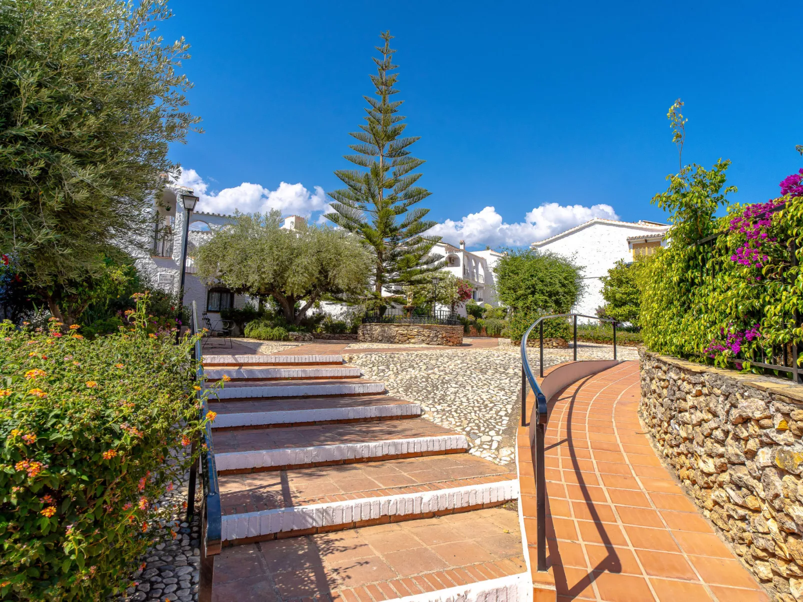 Capistrano Village Garden by Casasol - Buiten