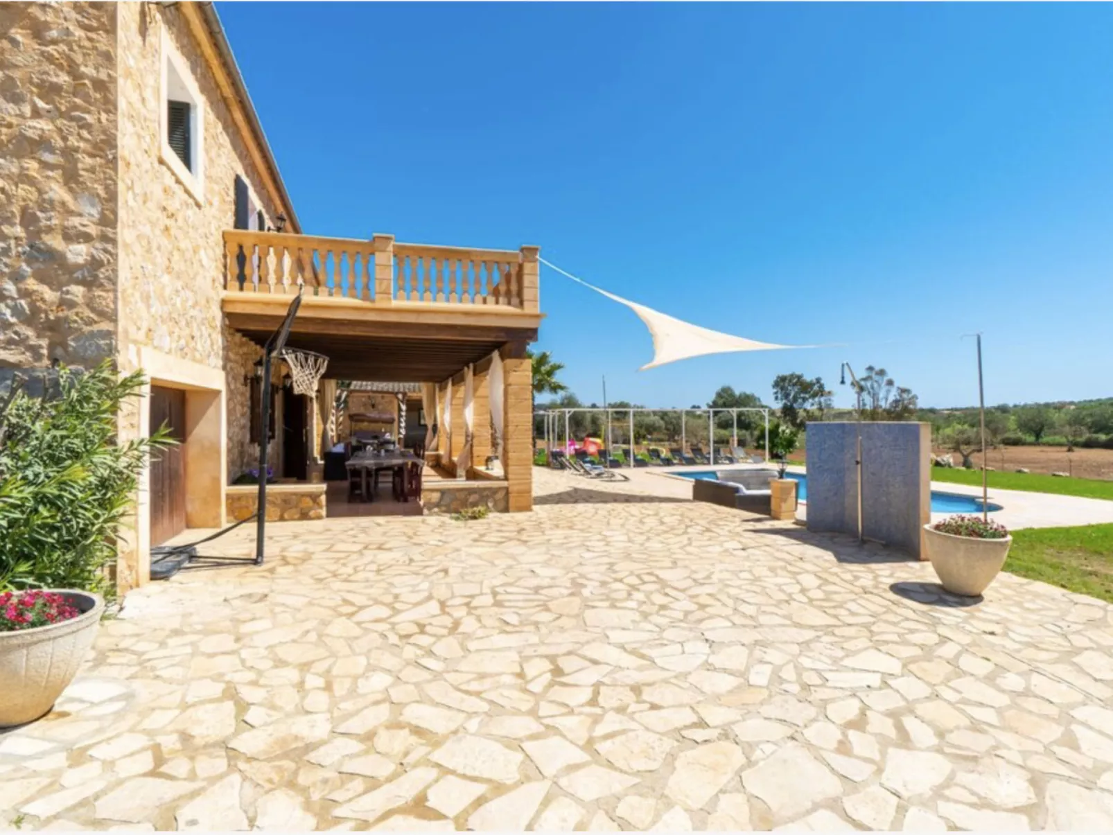 VILLA LORENZO MANACOR by PriorityVillas - Buiten