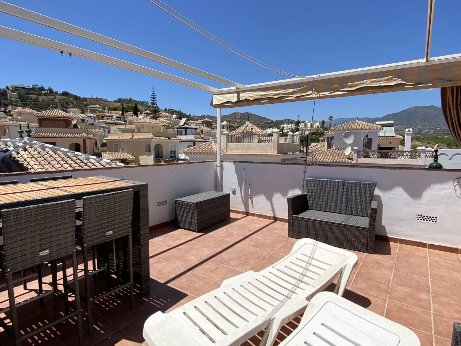 Villa Madrid Private Pool by Casasol - Binnen