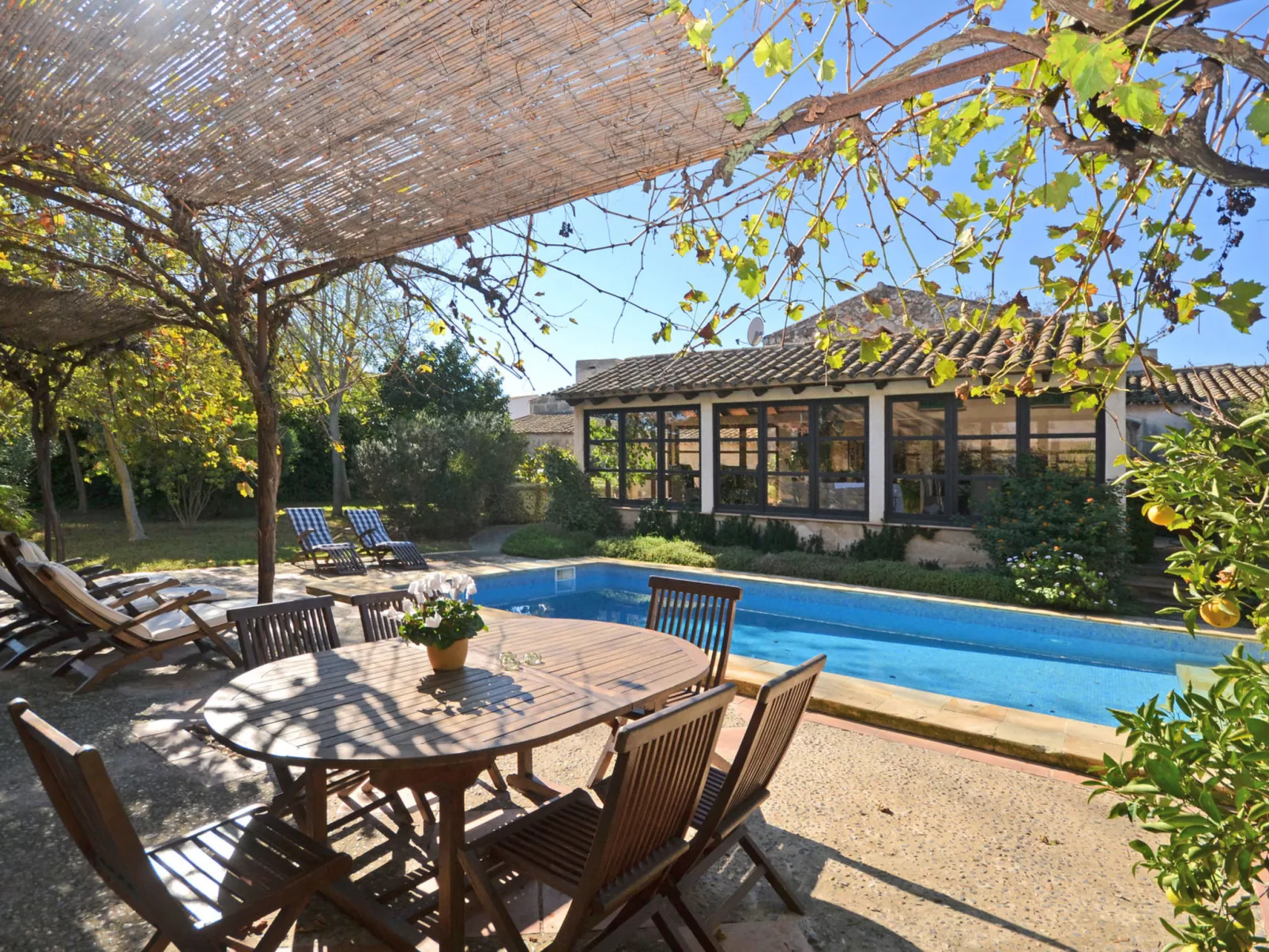 Can Casta (Sonrisa 12) - Buiten