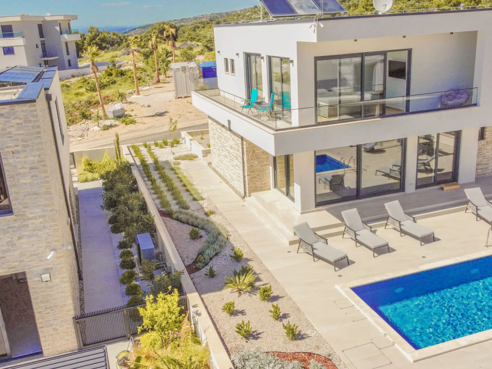 Primosten Hills - North - Binnen