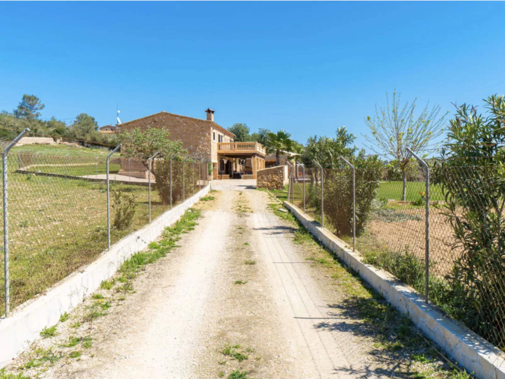 VILLA LORENZO MANACOR by PriorityVillas - Buiten