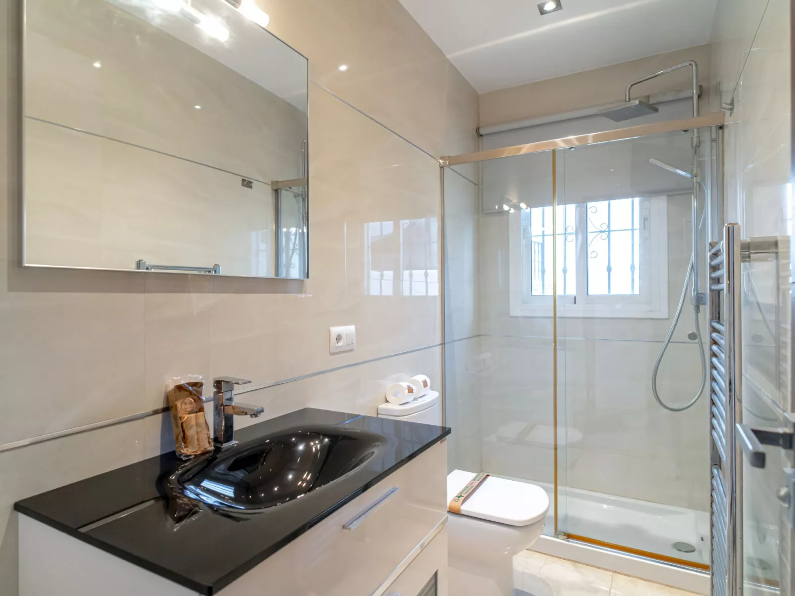 Villa Grande Luxe Private Pool by Casasol - Binnen