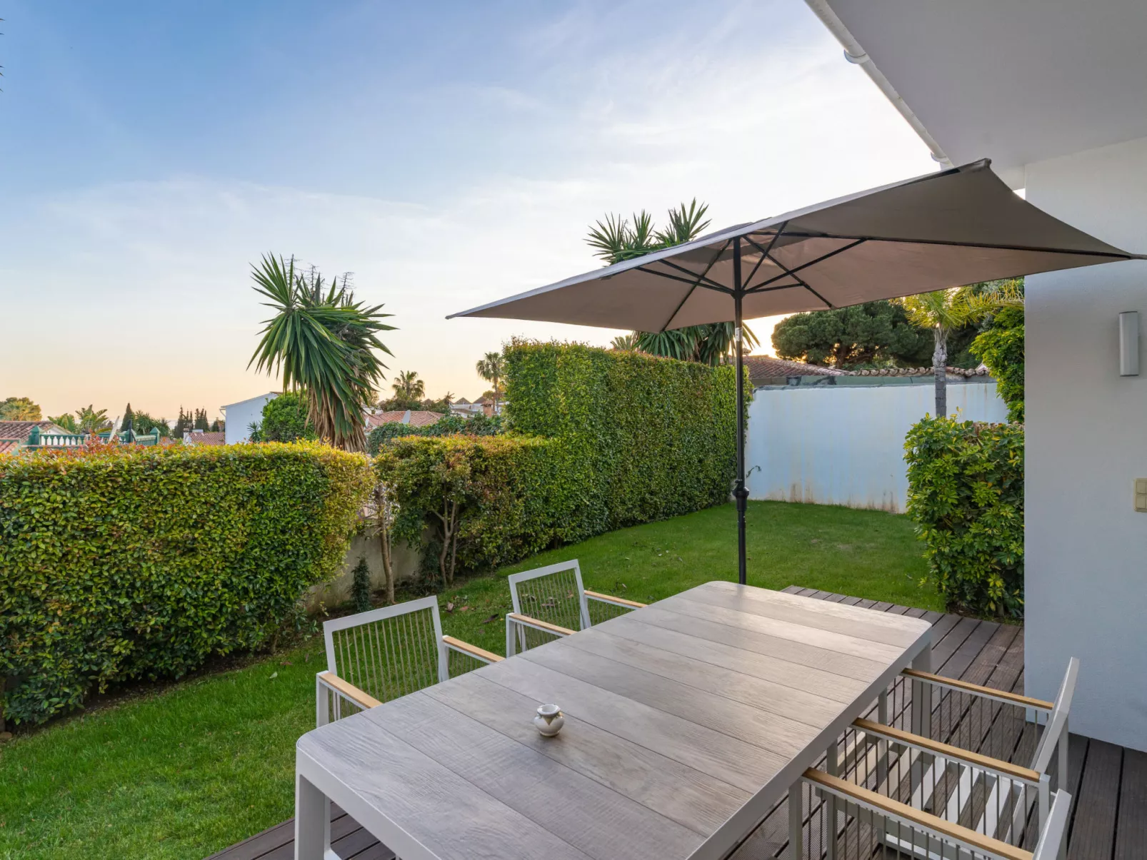 Villa Madrugada, beachside villa in Costabella - Buiten
