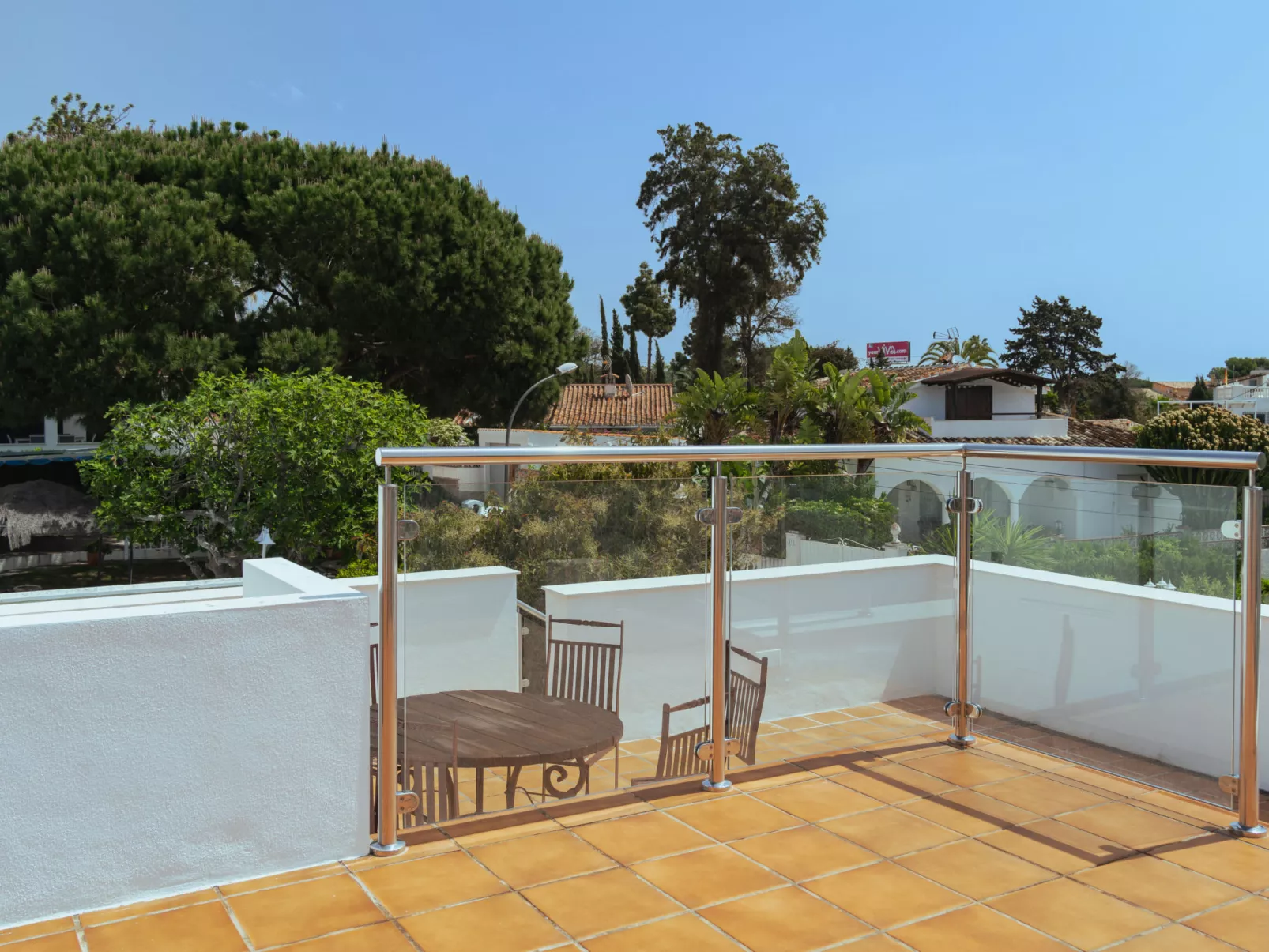 Villa Madrugada, beachside villa in Costabella - Buiten