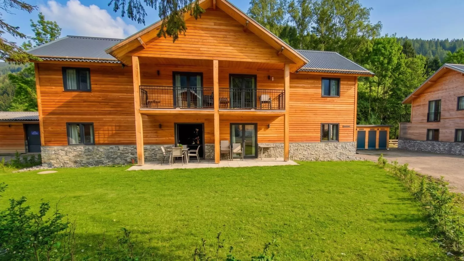 See Lounge - Buitenkant zomer