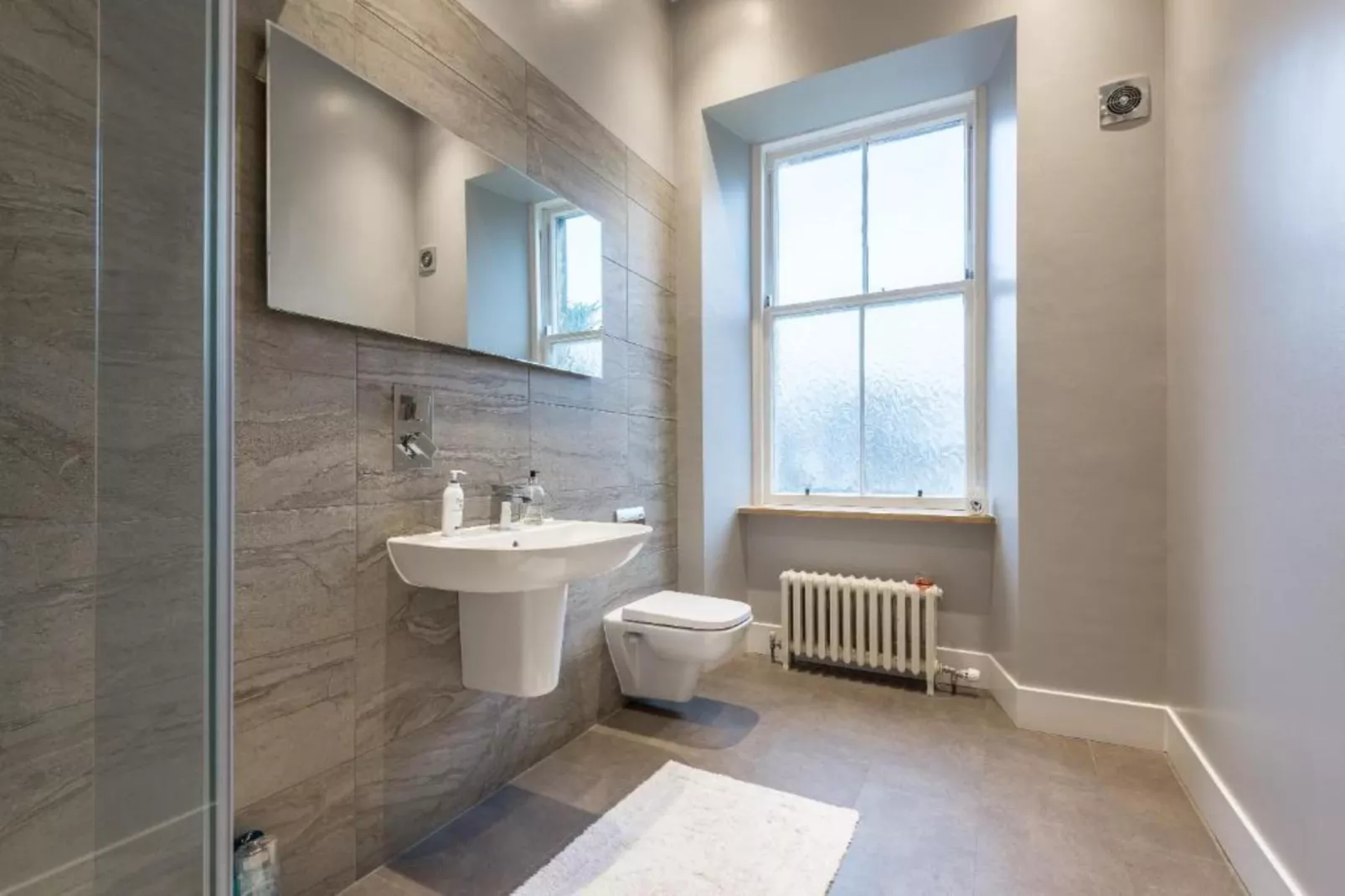 Standard Double Room - Shared - Badkamer