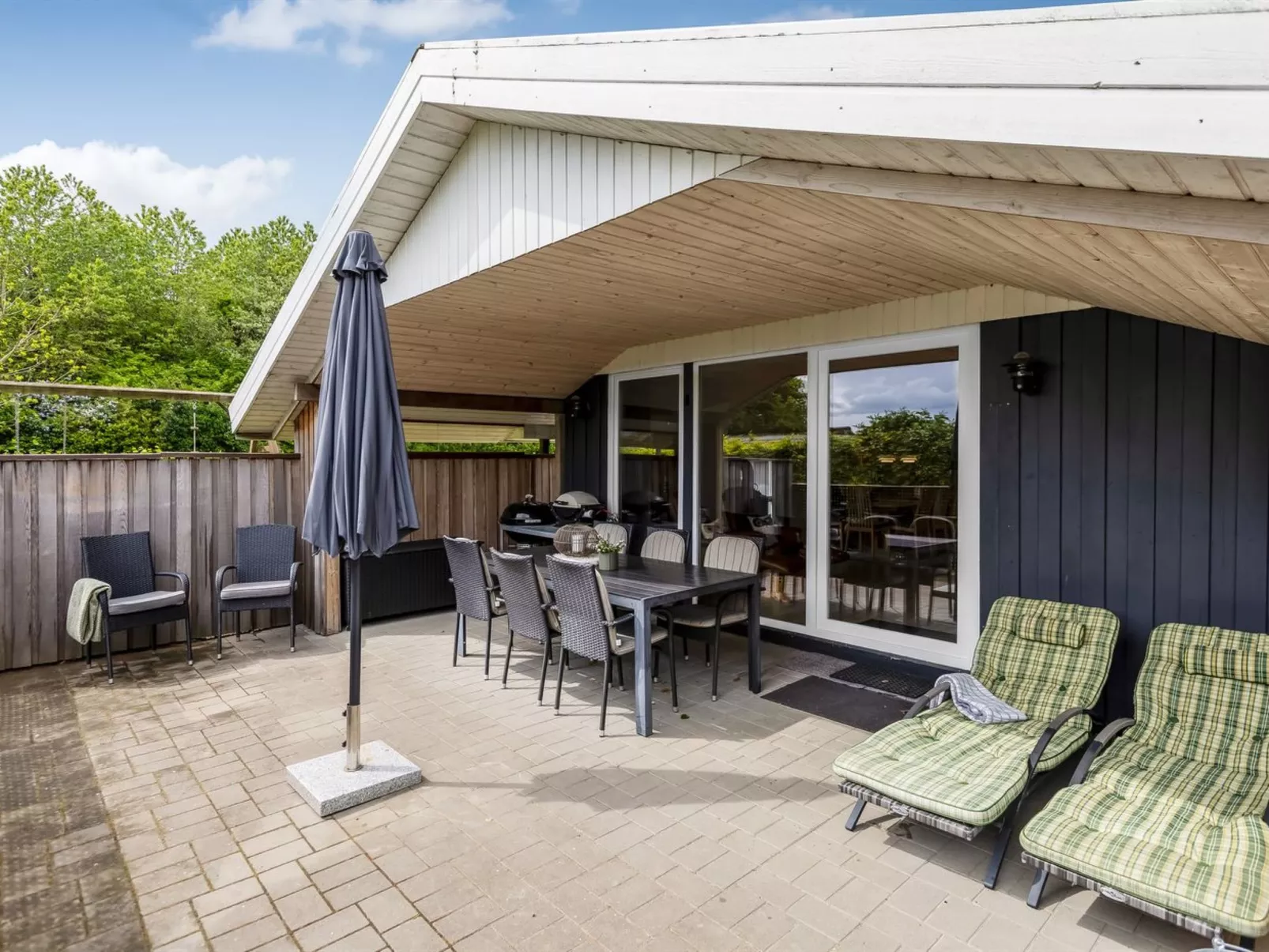 "Irlin" - 850m from the sea - Buiten