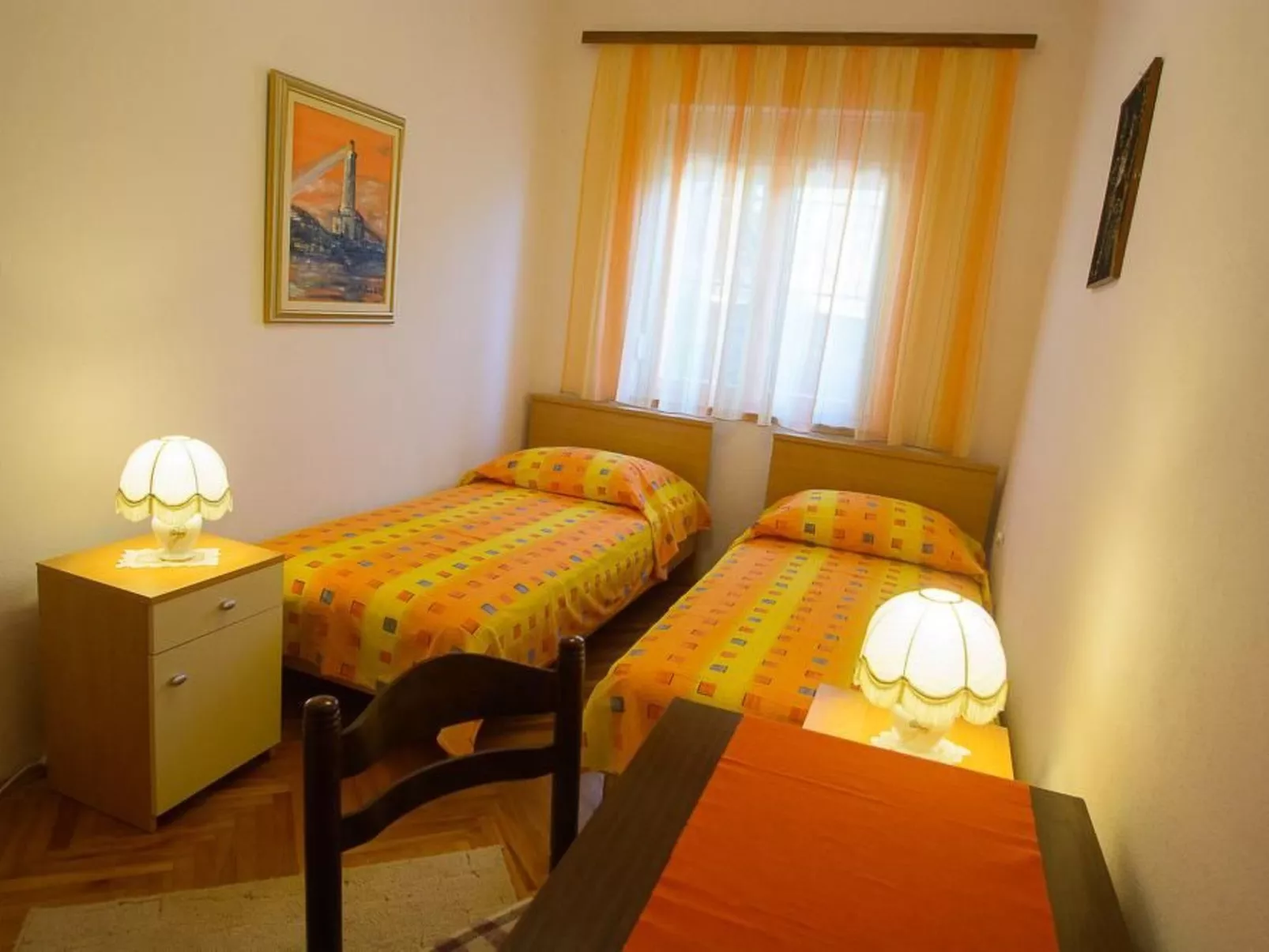 Strandnahe Ferienwohnung Jure mit großer Terrasse - Binnen