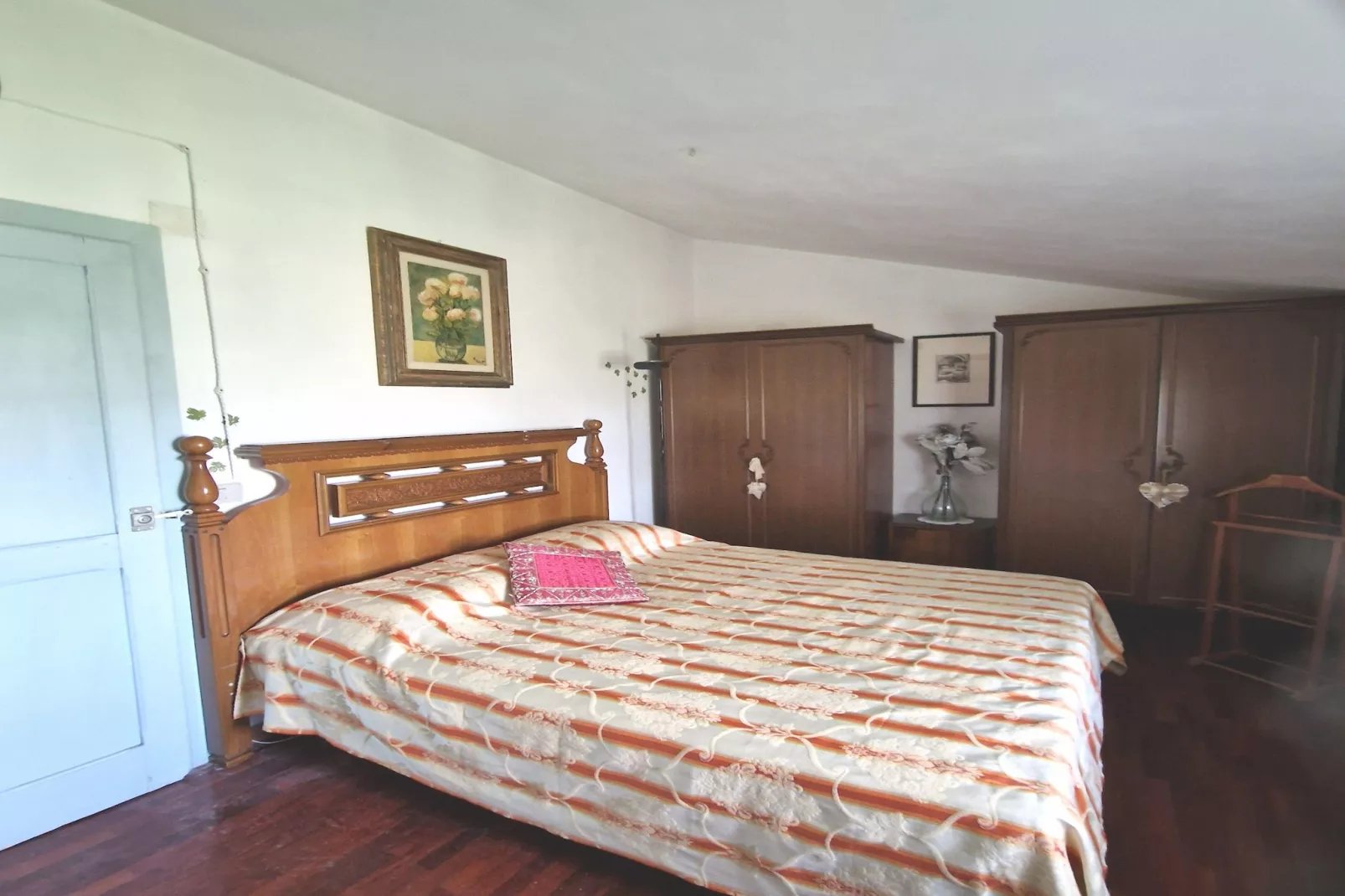 Holiday home dei Pavoni Montemaggiore con Piscina privata - Slaapkamer