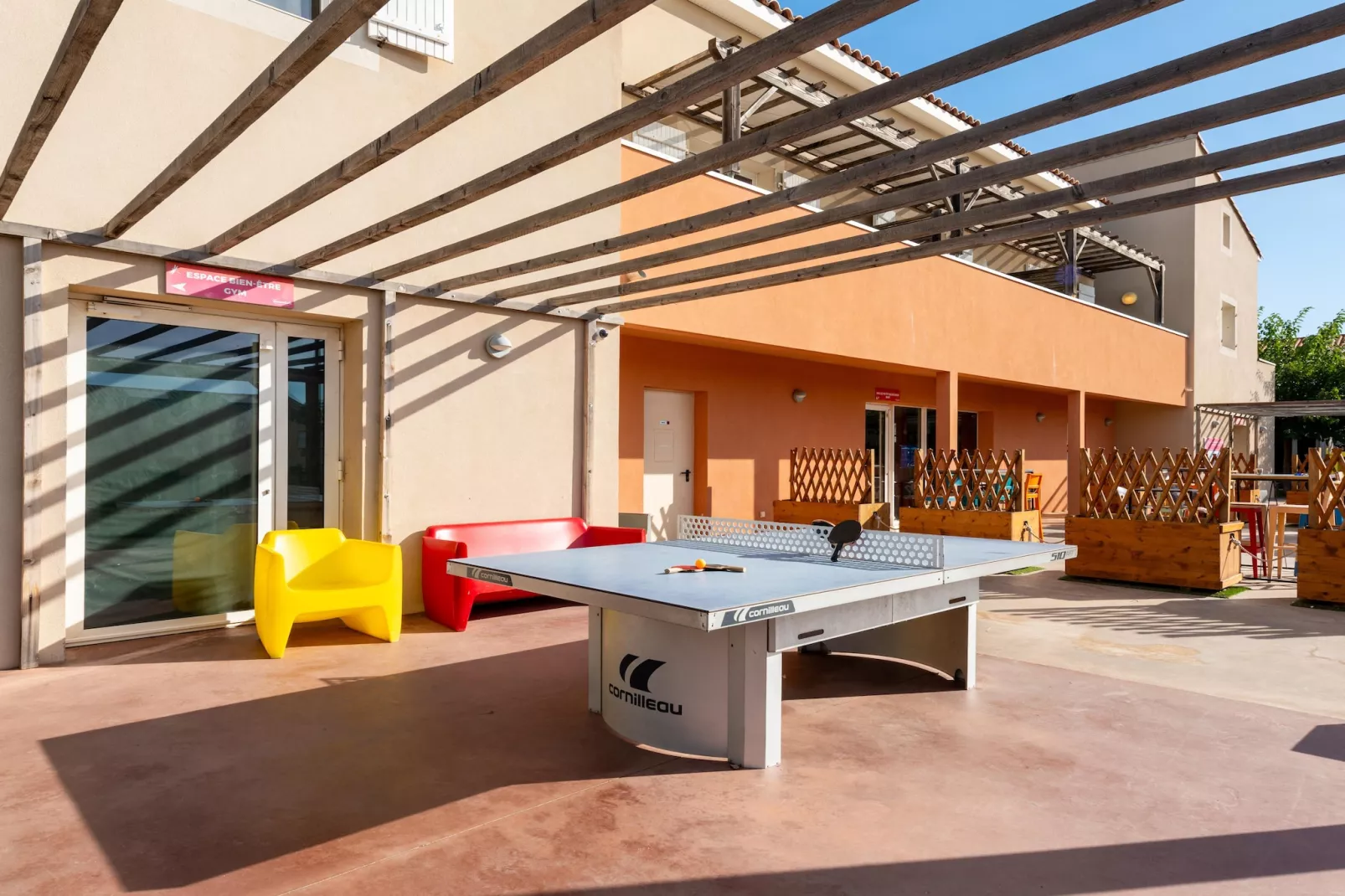 Les Demeures Torrellanes- Appartement 2 piÃ¨ces 4 personnes climatisÃ© - Buitenkant zomer