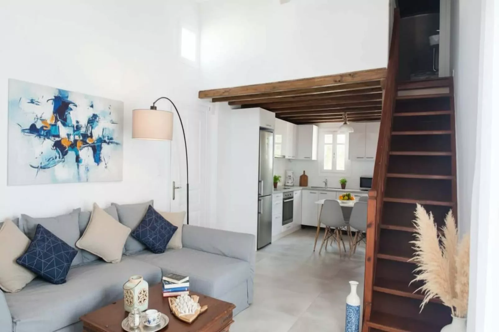 Ornos Elegant 2 Bd House with Shared Pool - Woonkamer