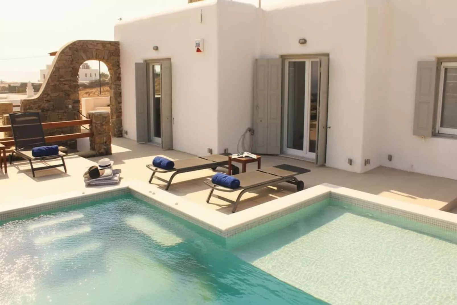 Prestigious Residence in Kalafatis w Private Pool - Buitenkant zomer