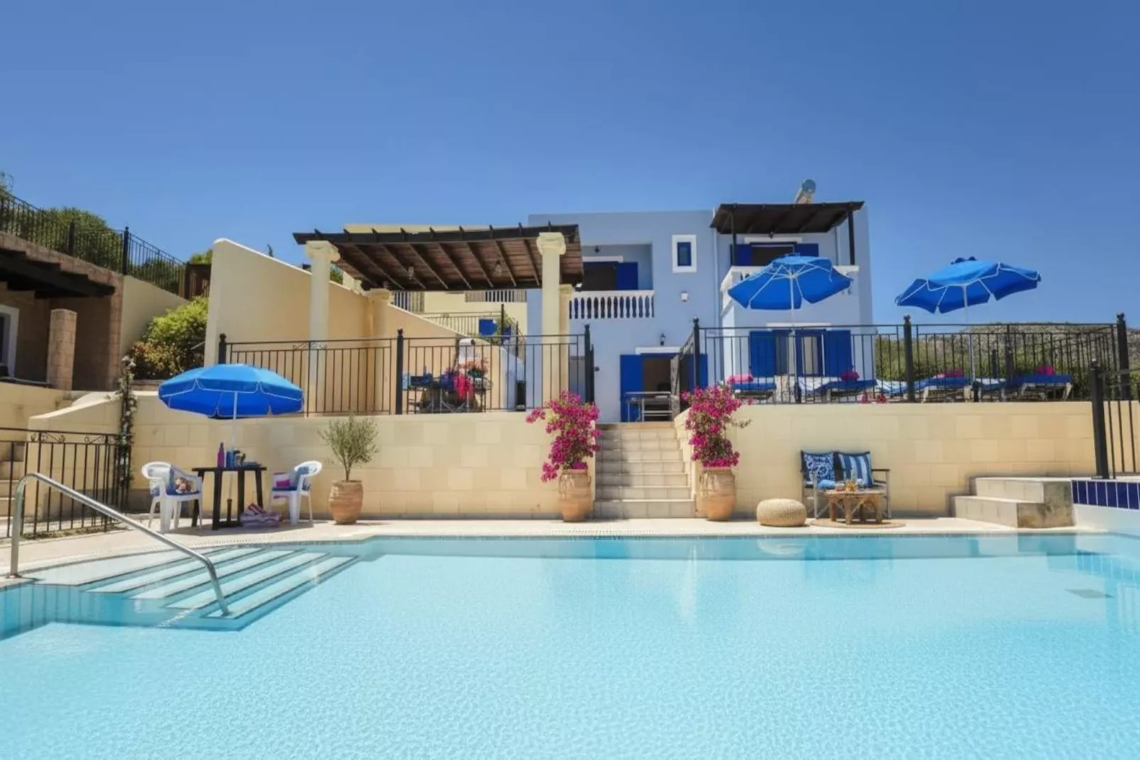 Exclusive Kalathos Pool Villa Overlooking the Sea - Buitenkant zomer