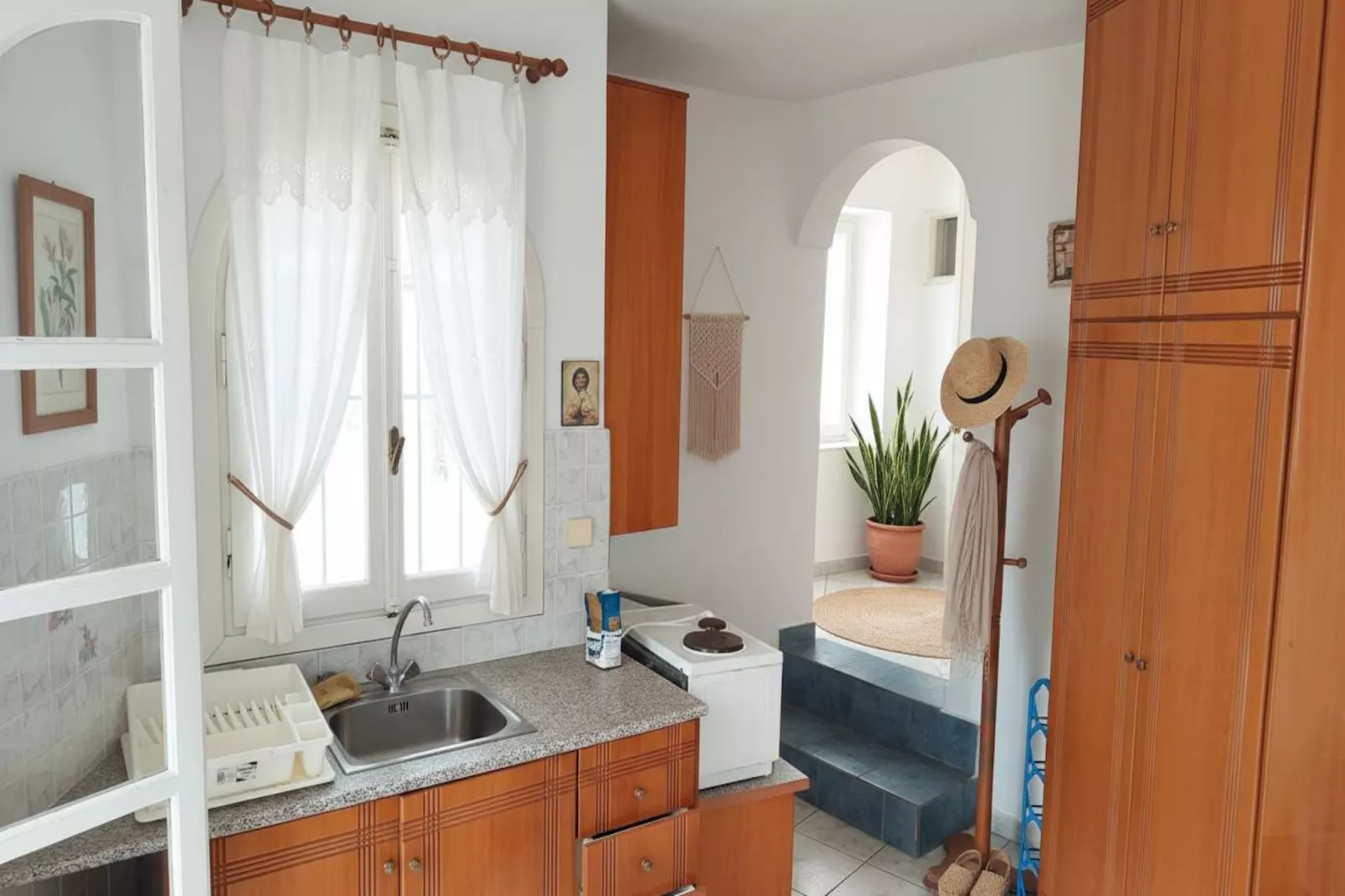 Peaceful Akrotiri Studio with Patio and Open Views - Keuken