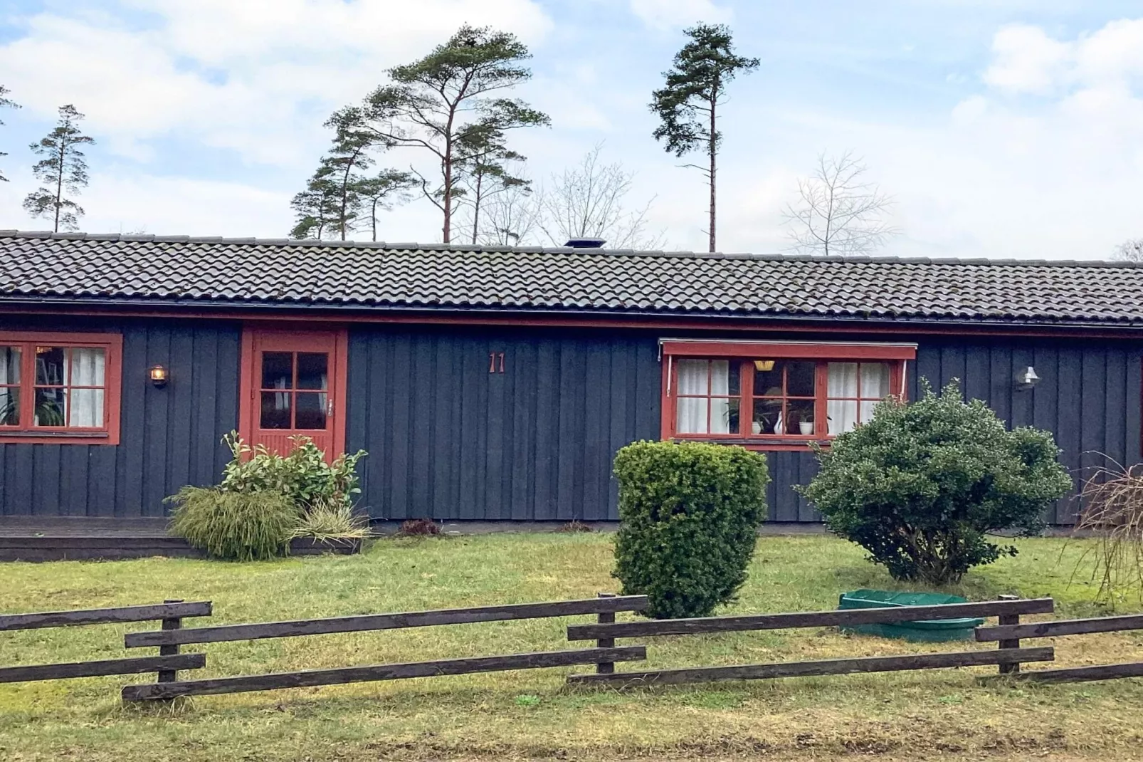 4 sterren vakantie huis in ELDSBERGA - Buitenlucht