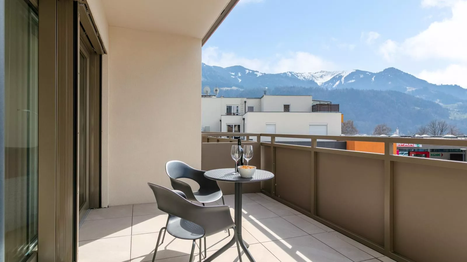 City Apartments Jenbach Top8Top9Top10 - Terrasbalkon