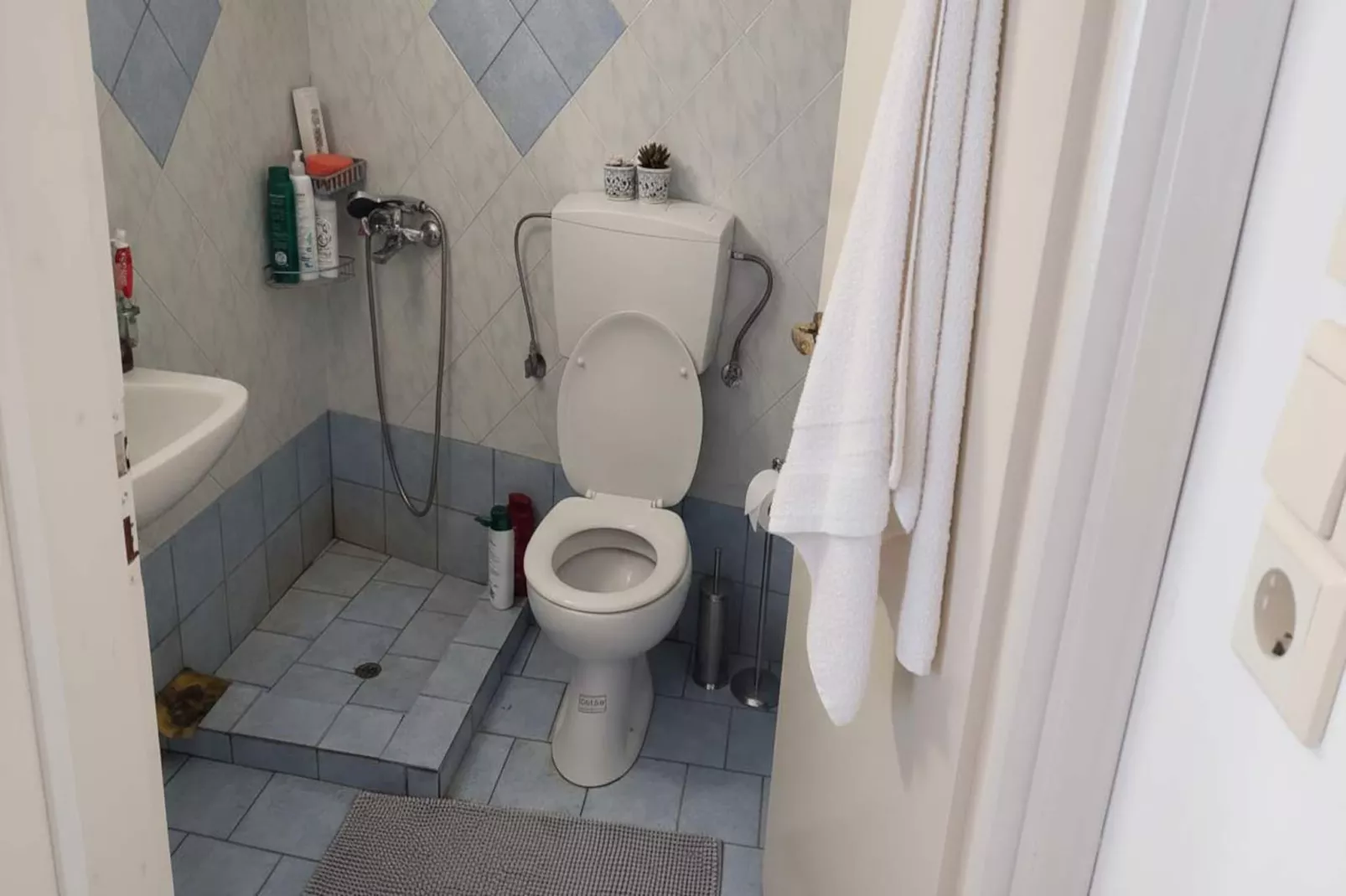 Peaceful Akrotiri Studio with Patio and Open Views - Badkamer