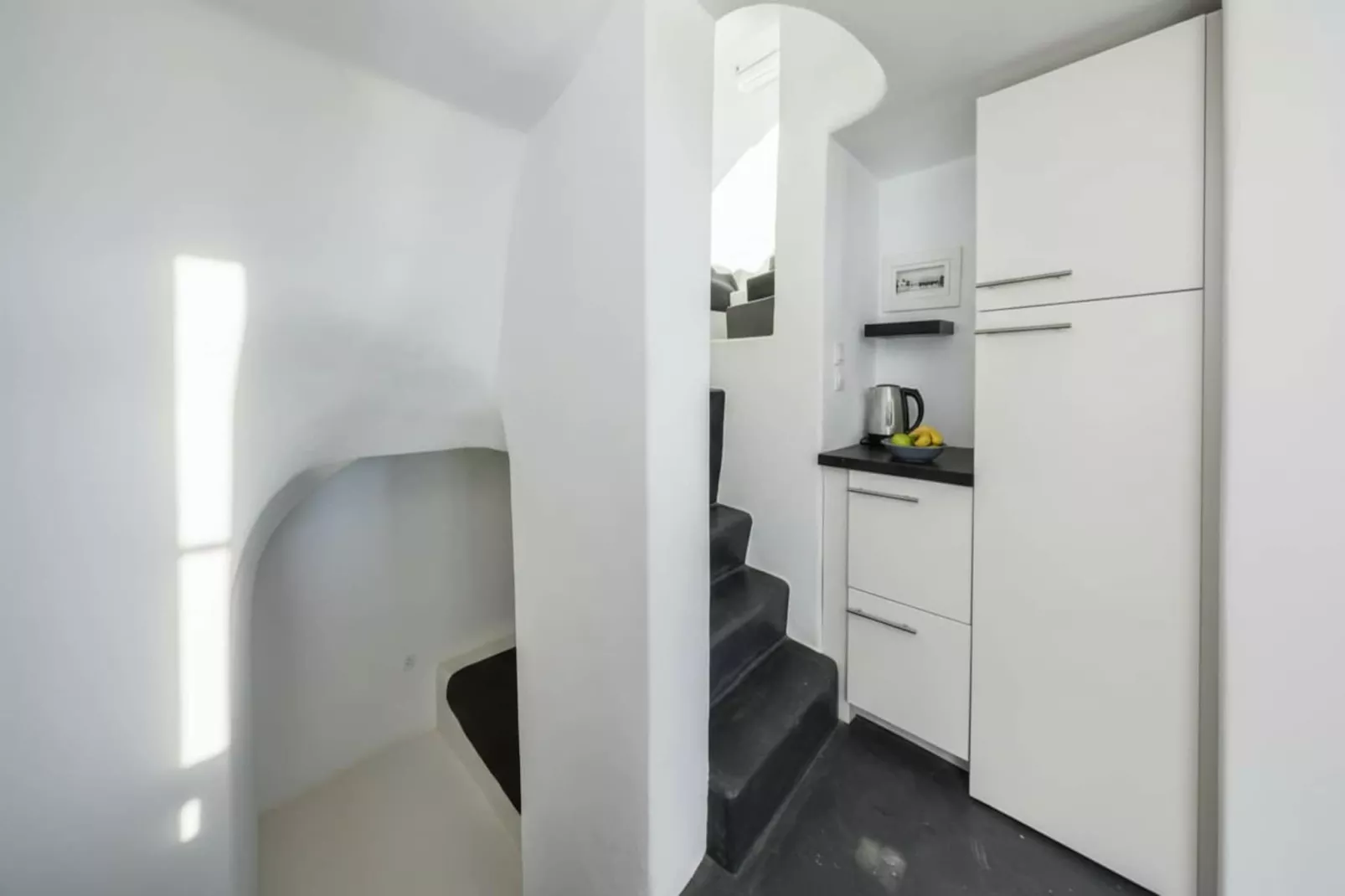 Poseidon’s Water Escape Santorini Rooftop Jacuzzi - Keuken