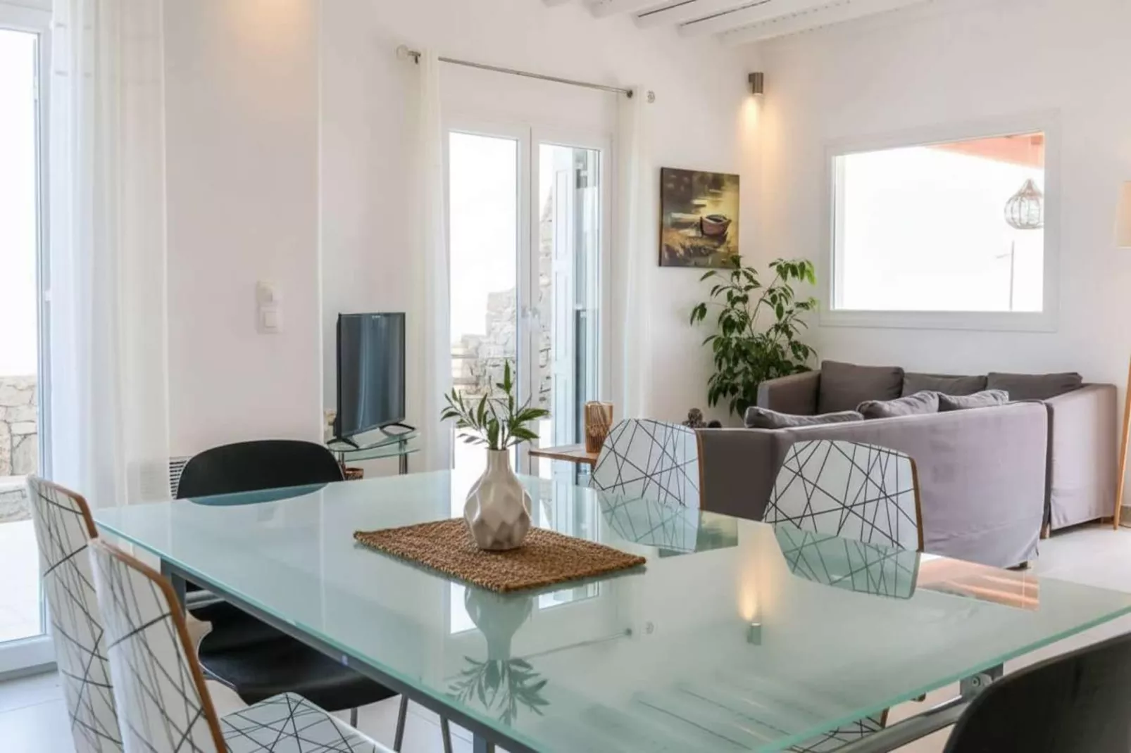 Prestigious Residence in Kalafatis w Private Pool - Eetkamer