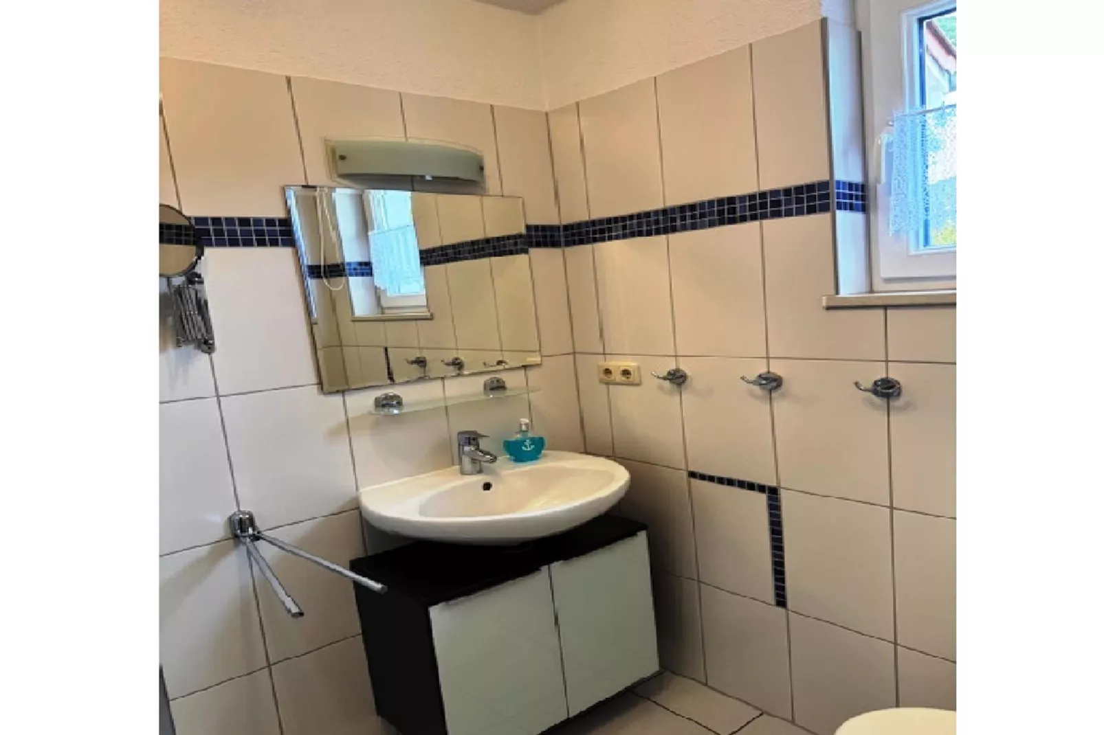 Doppelhaushälfte links - Badkamer