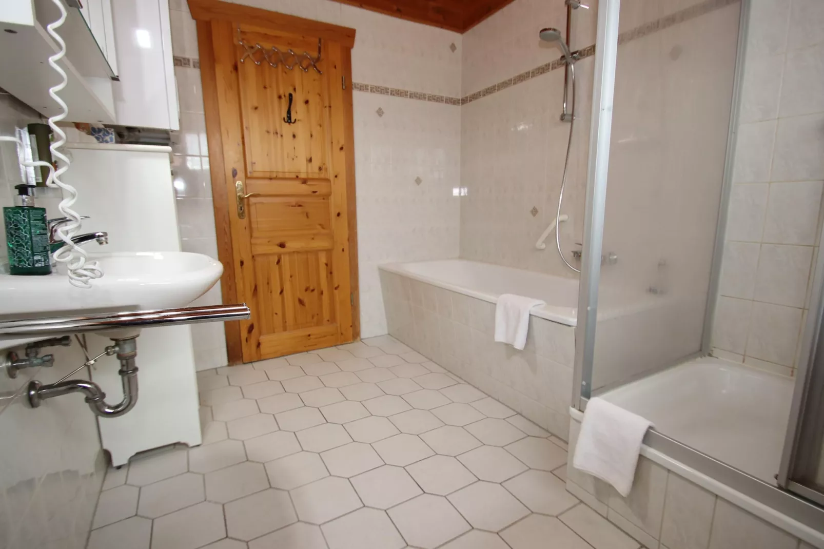 Hotel Harzhaus - Großes Ferienhaus 5 - Badkamer