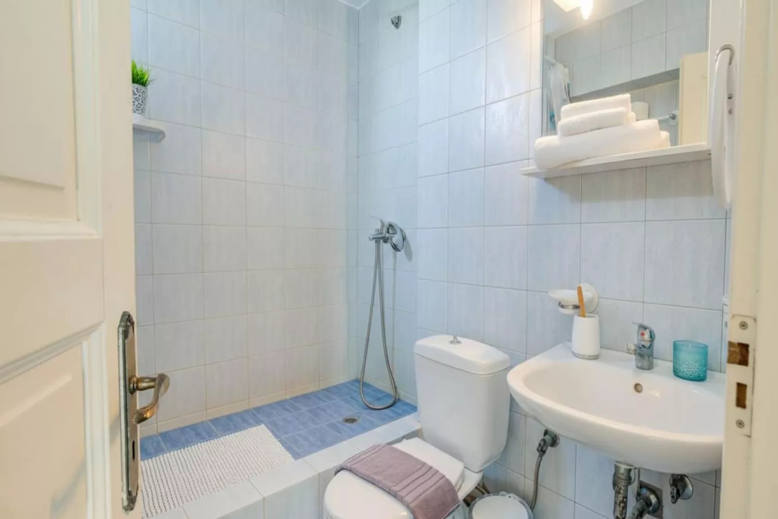 Ioannidou_vacay - Badkamer