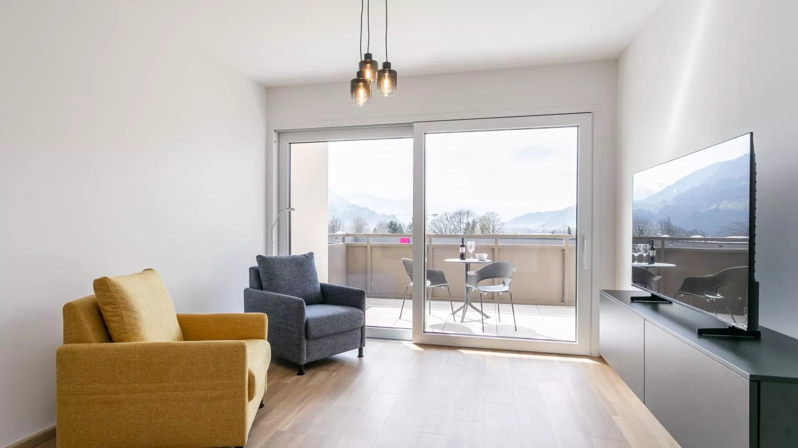 City Apartments Jenbach Top8Top9Top10 - Woonkamer