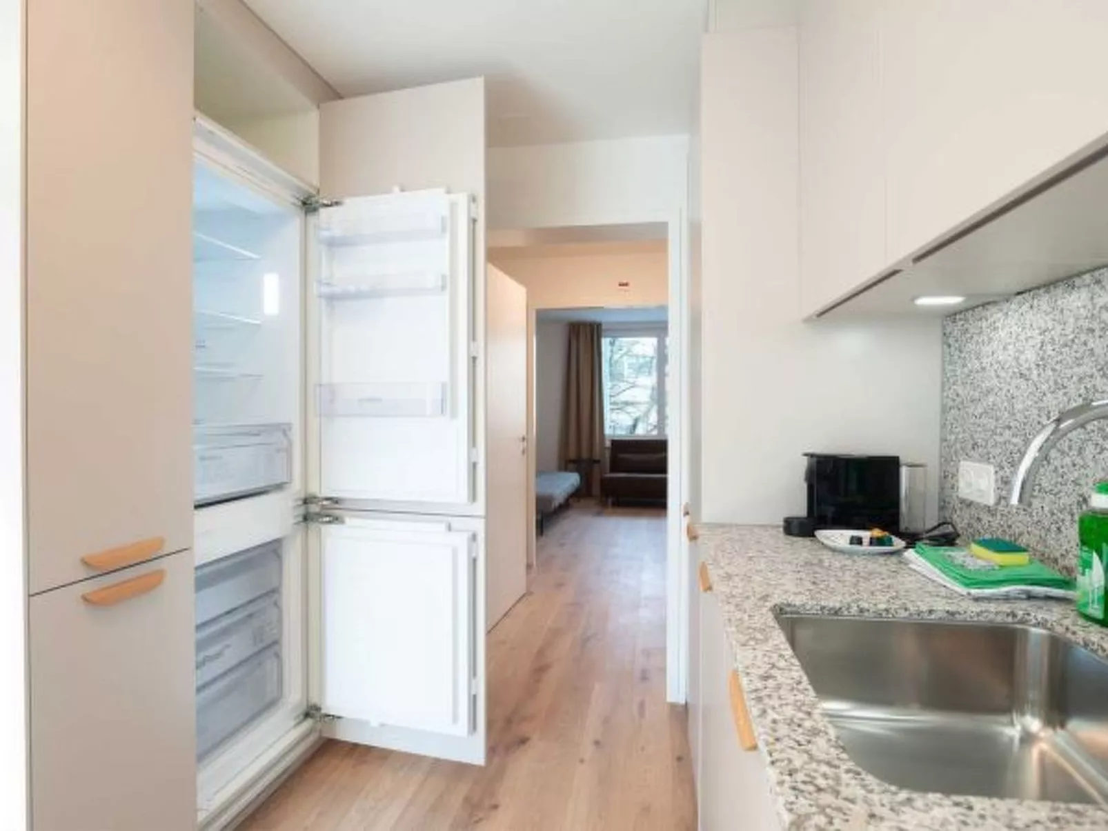 ZH Pink 2 - Letzigrund HITrental Apartment - Binnen