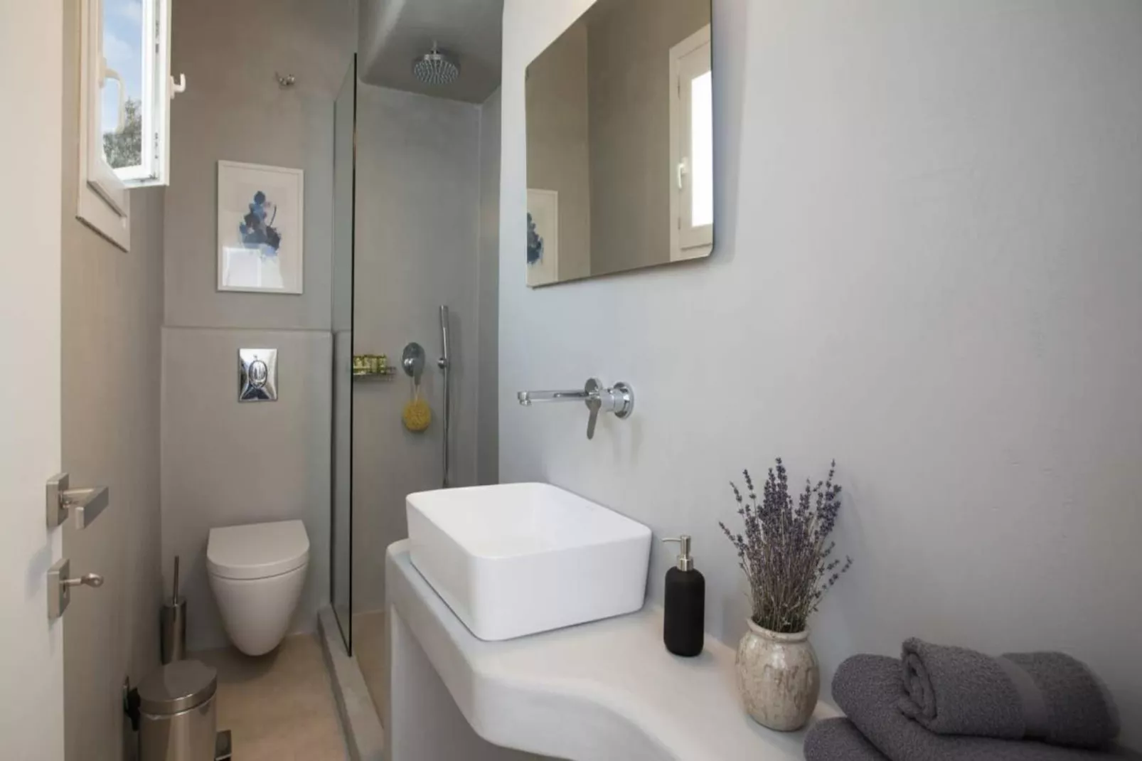 Scenic Agios Sostis Retreat with Sea Views - Badkamer