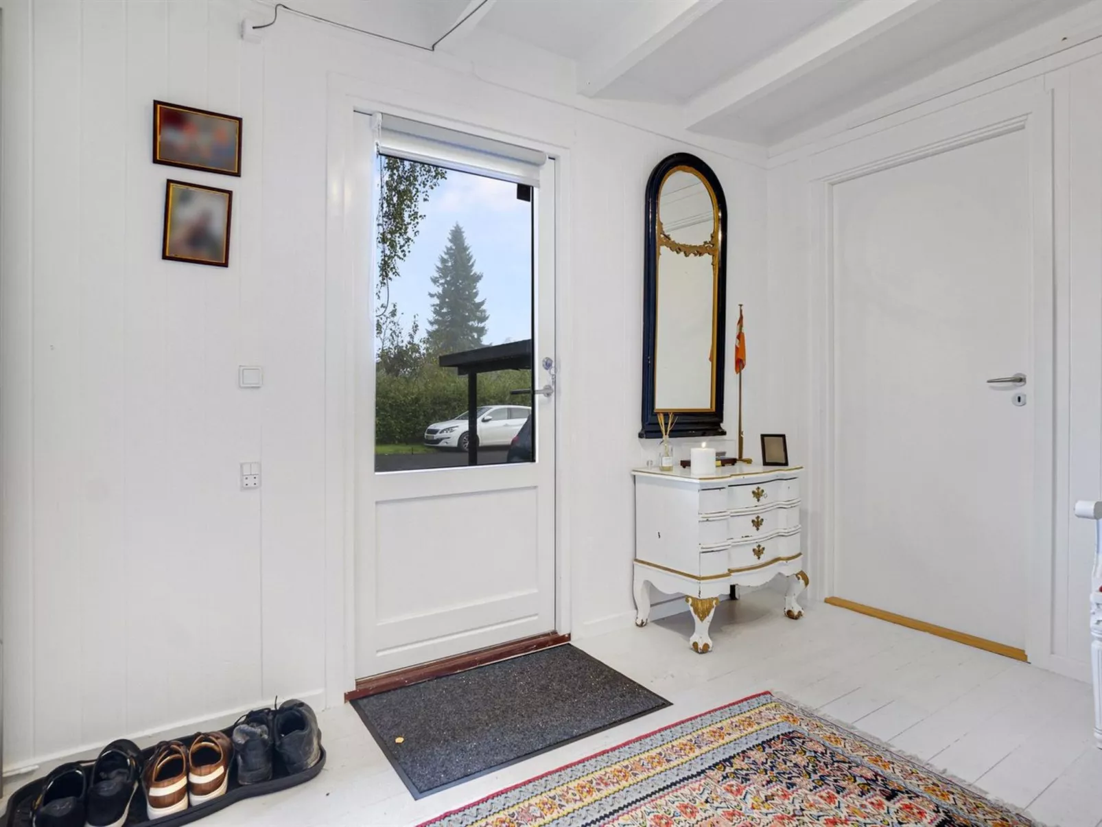 "Ljuba" - 1.2km from the sea - Binnen
