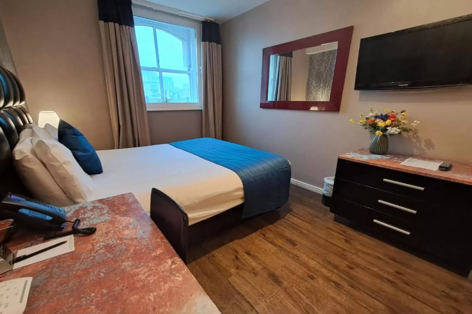 Compact Double Room - Slaapkamer
