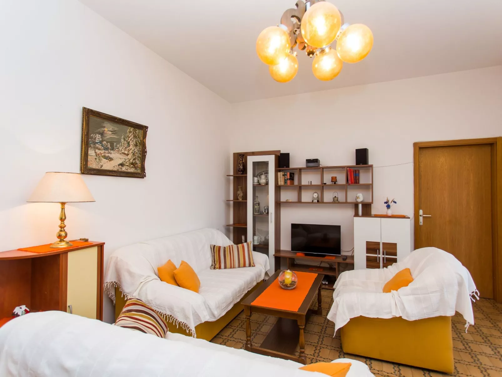 Strandnahe Ferienwohnung Jure mit großer Terrasse - Binnen