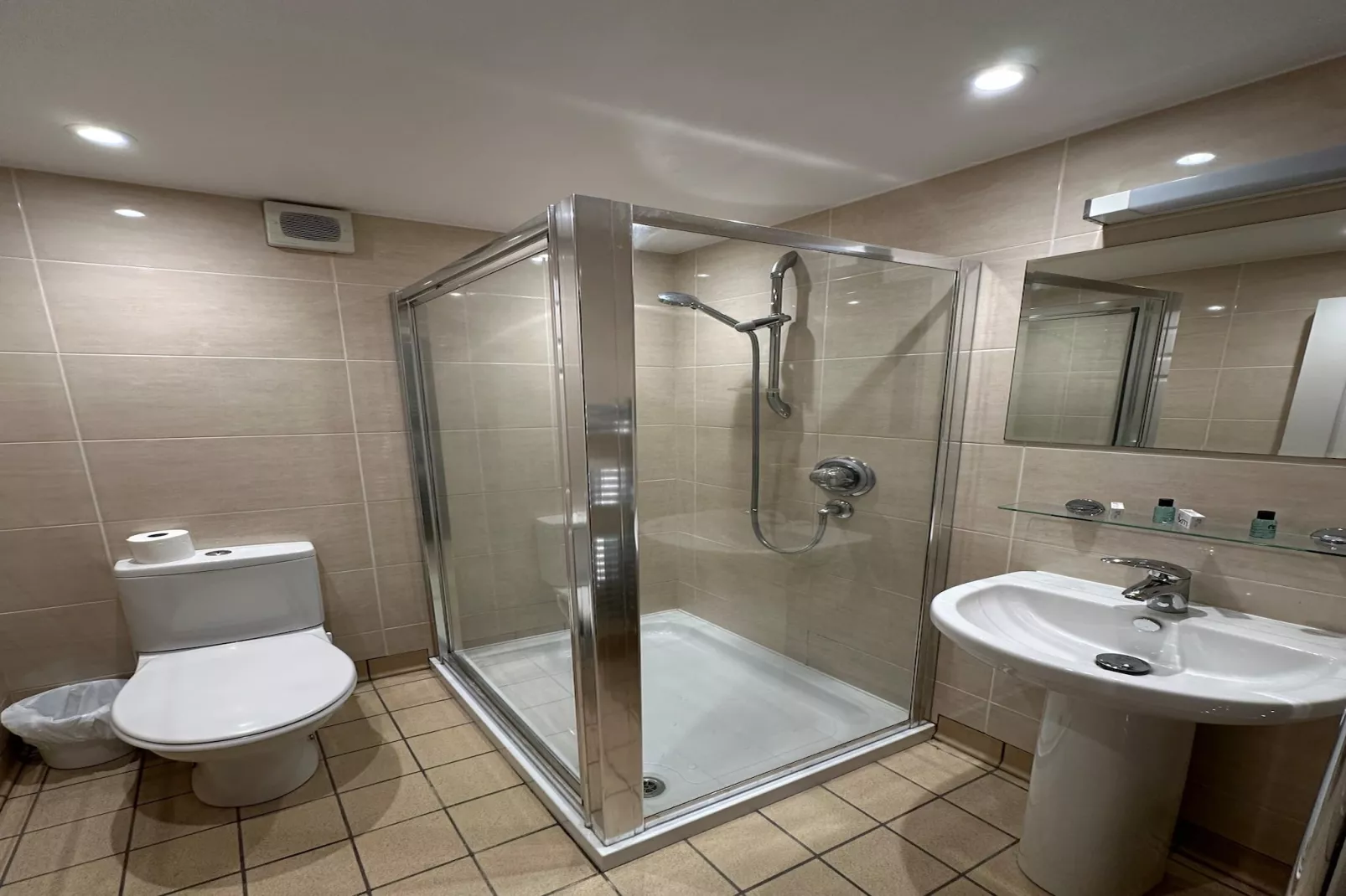 Standard Single Room - Badkamer