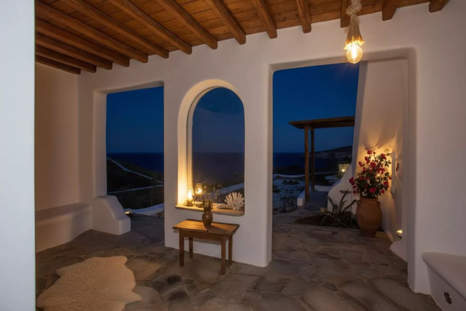 Scenic Agios Sostis Retreat with Sea Views - Terrasbalkon