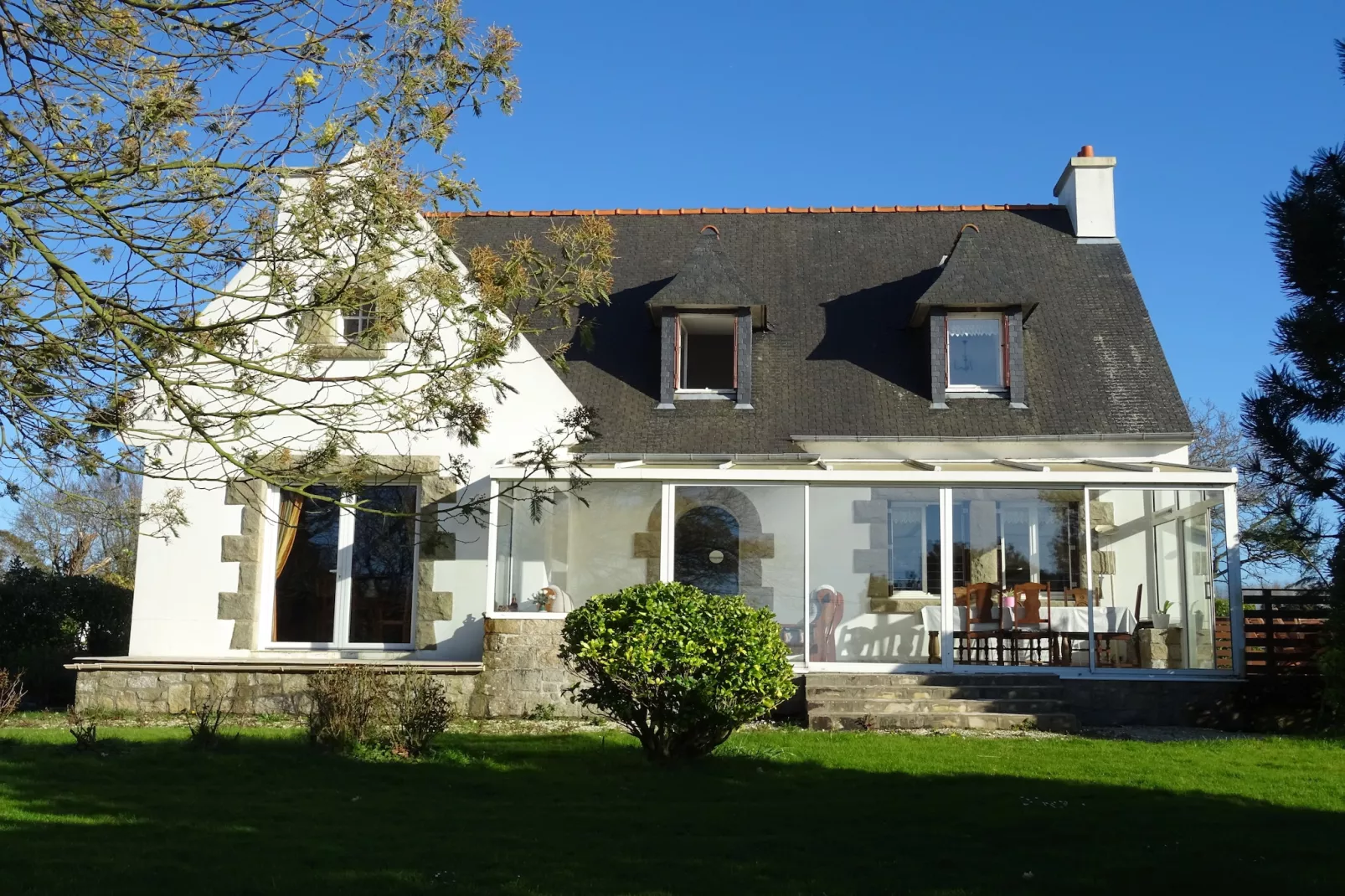 Maison de vacances Trélévern - Uitzicht zomer